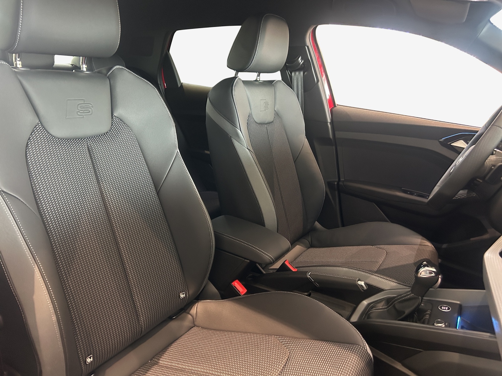 AUDI A1 Sportback 30 TFSI S Line Attraction S-tronic-image-10
