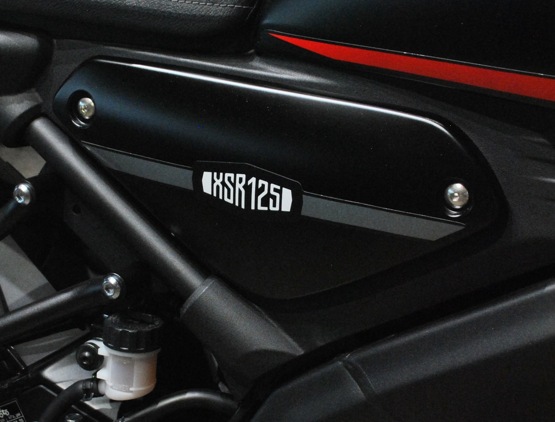 YAMAHA XSR 125-image-7