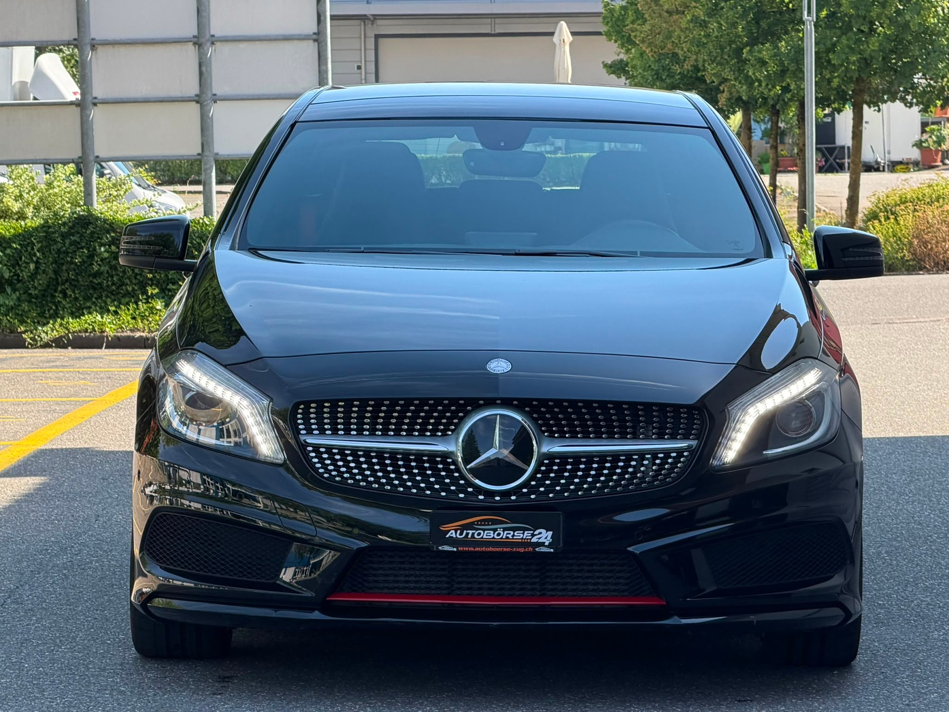 MERCEDES-BENZ A 250 Sport-showroom-element-2