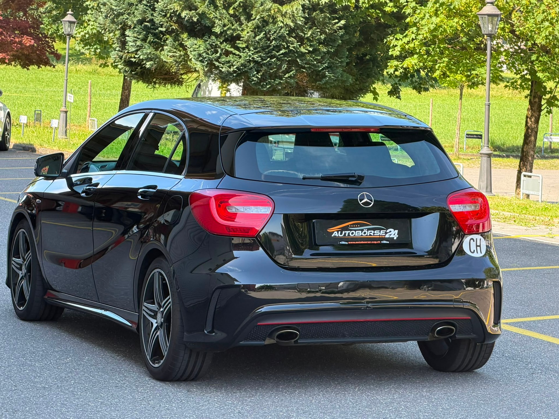 MERCEDES-BENZ A 250 Sport-showroom-element-3