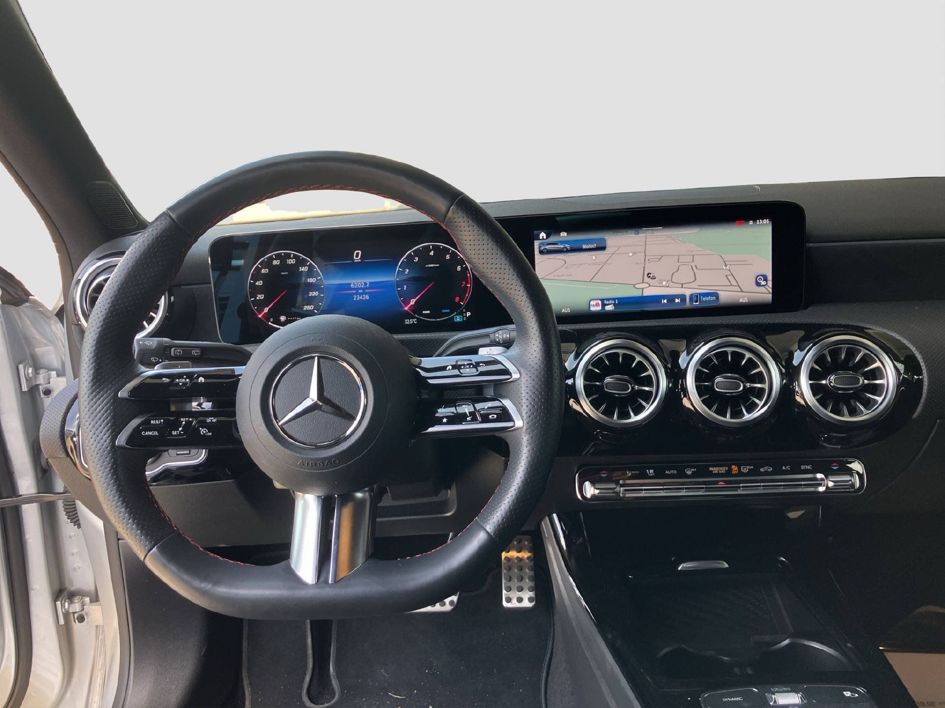 MERCEDES-BENZ A 180 AMG Line-image-7