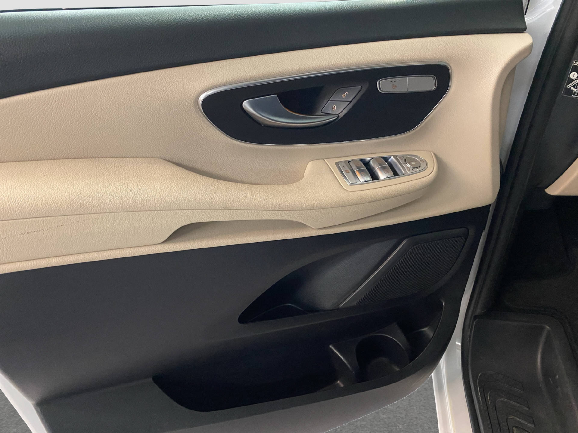 MERCEDES-BENZ Marco Polo 300 d 4MATIC-image-11