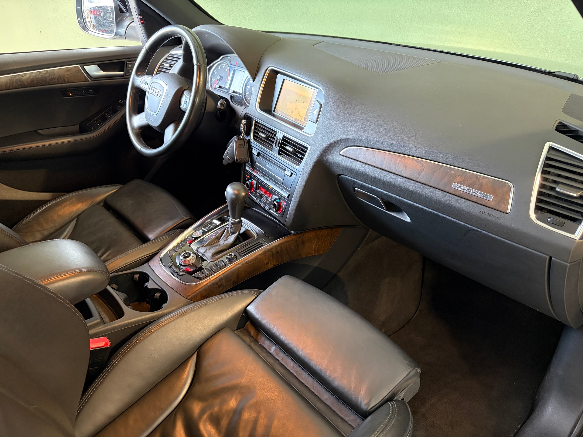 AUDI Q5 3.2 FSI Quattro S-Line ***Standheizung***Ab MFK***-image-9