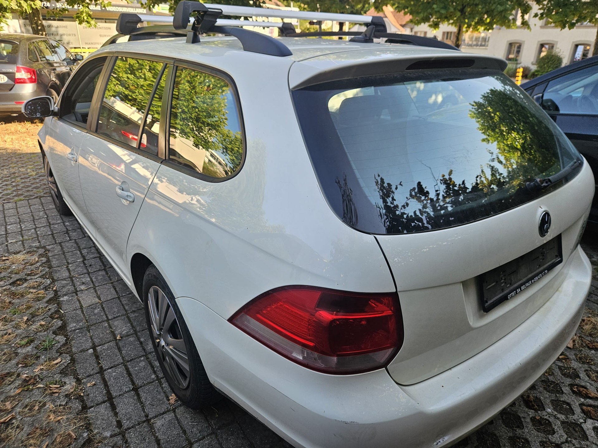 VW Golf Variant 1.9 TDI Comfortline DSG-image-3