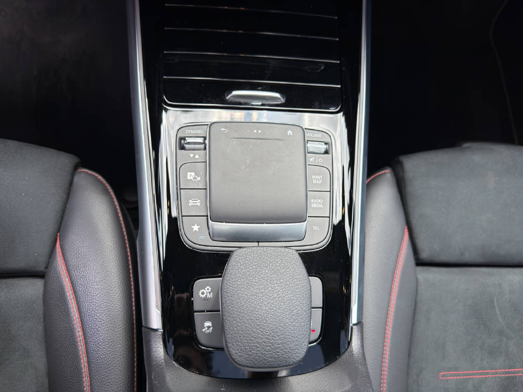 MERCEDES-BENZ GLB 35 AMG 4matic-image-11