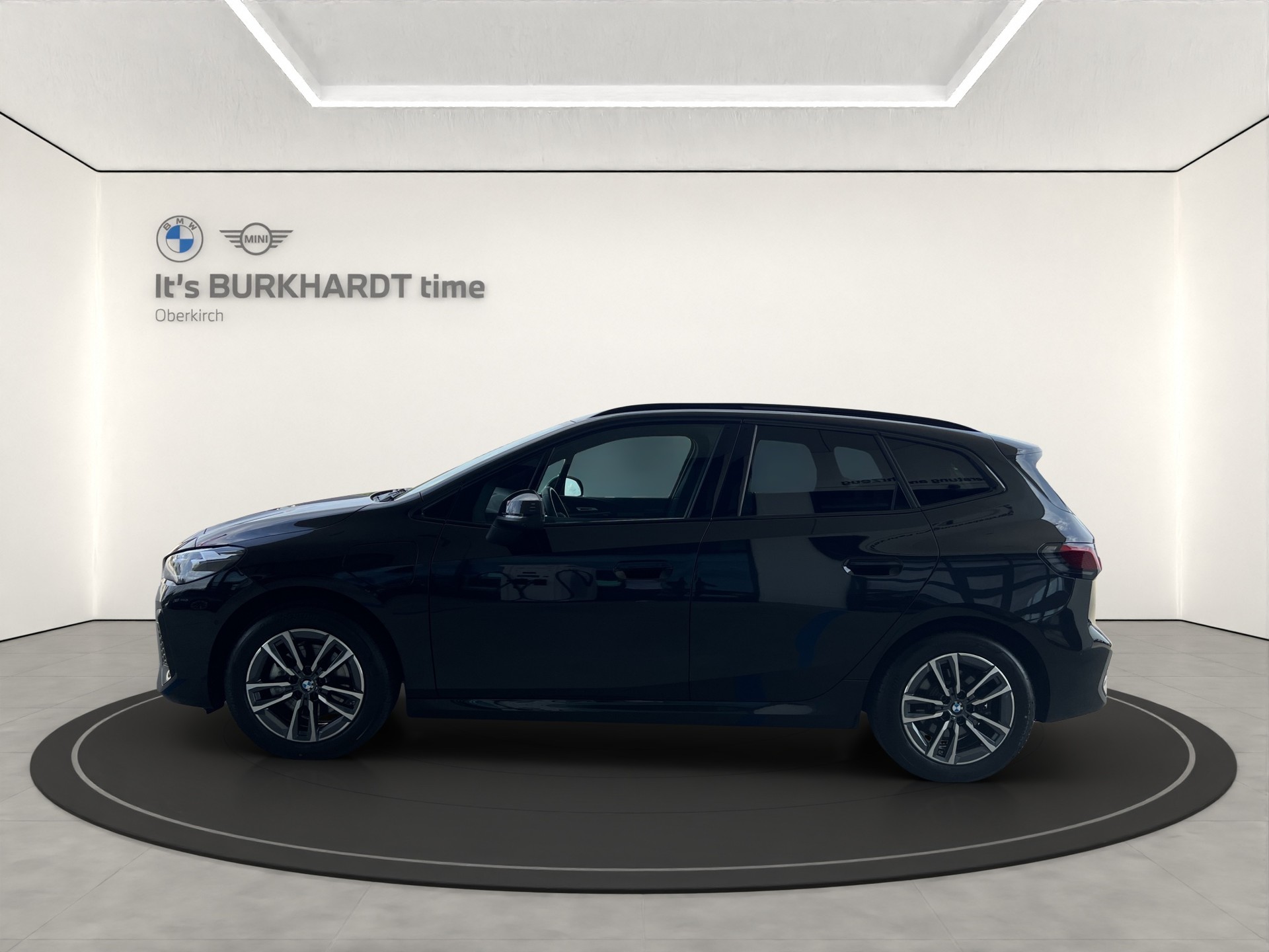 BMW 225e xDr. Act. T. M Sport-showroom-element-1