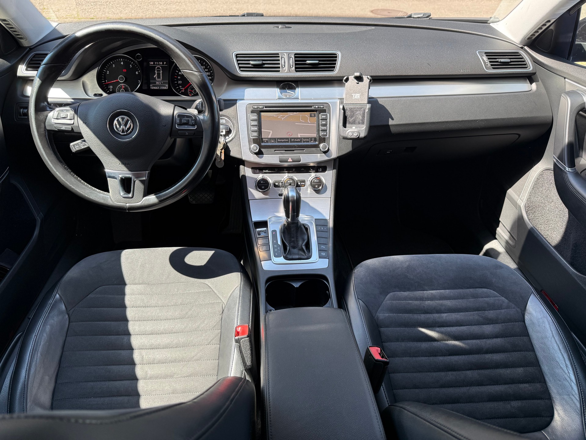 VW Passat Variant 2.0 TSI Highline DSG-image-4