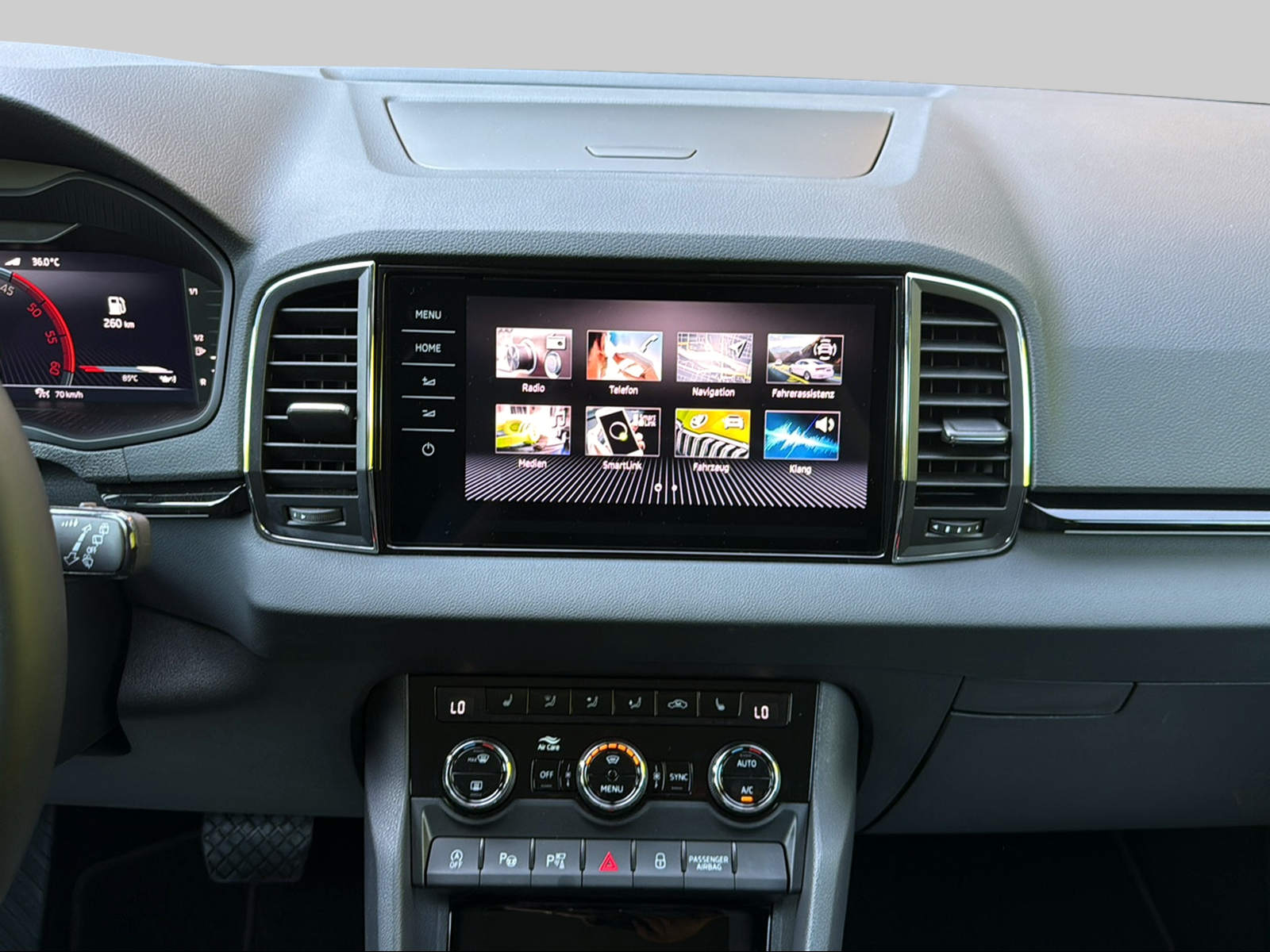 SKODA Karoq 2.0 TDI CR Style 4x4 DSG-image-8