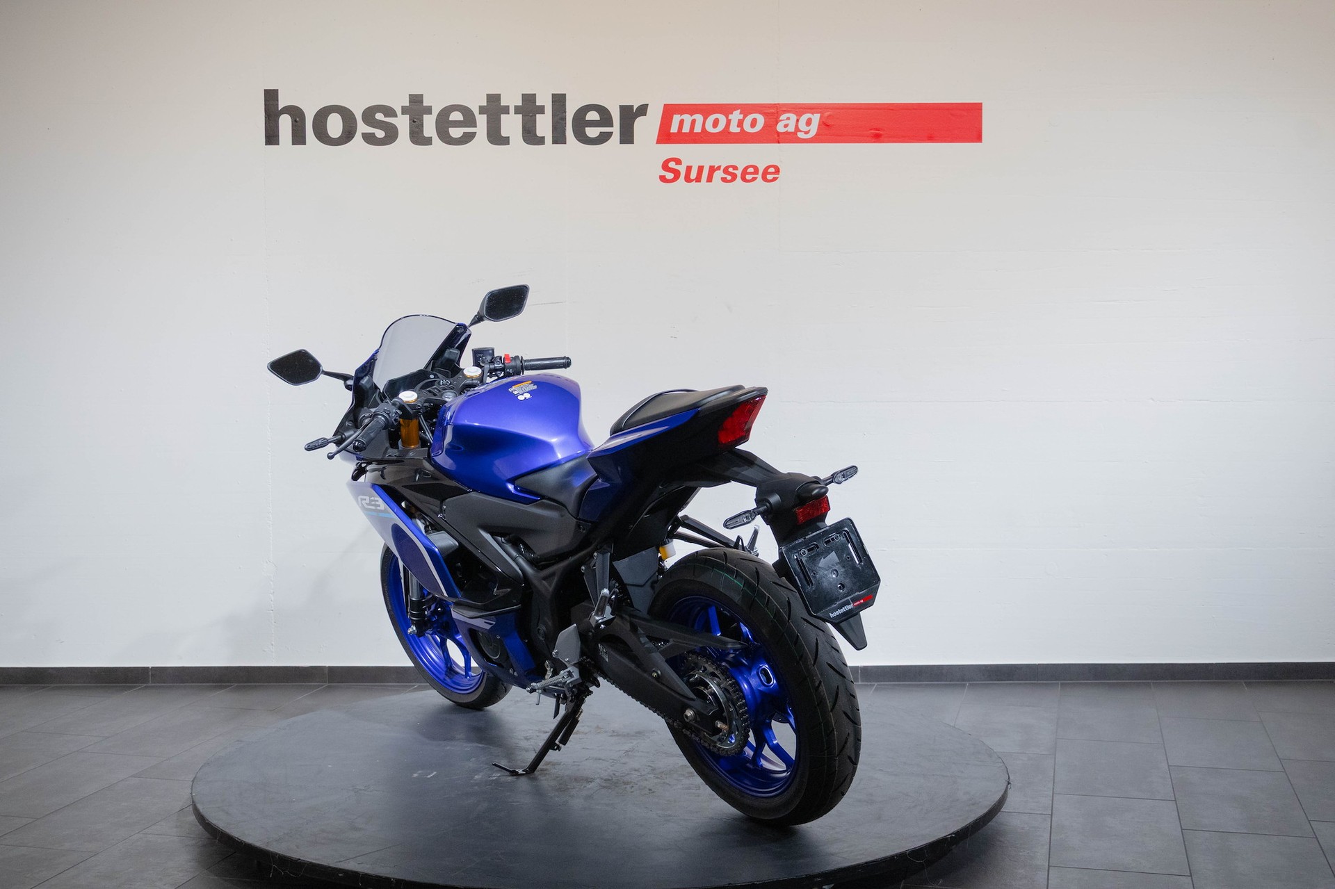 YAMAHA R3-showroom-element-3