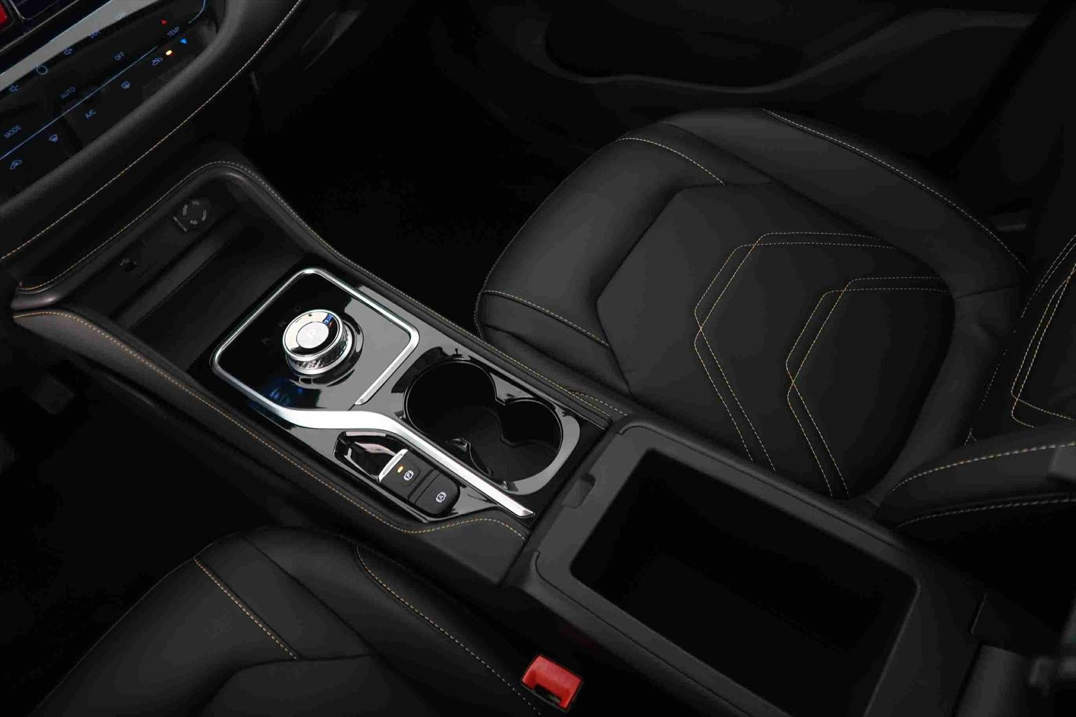 JAC e-JS4 EV Elektro Automat SUV-image-14