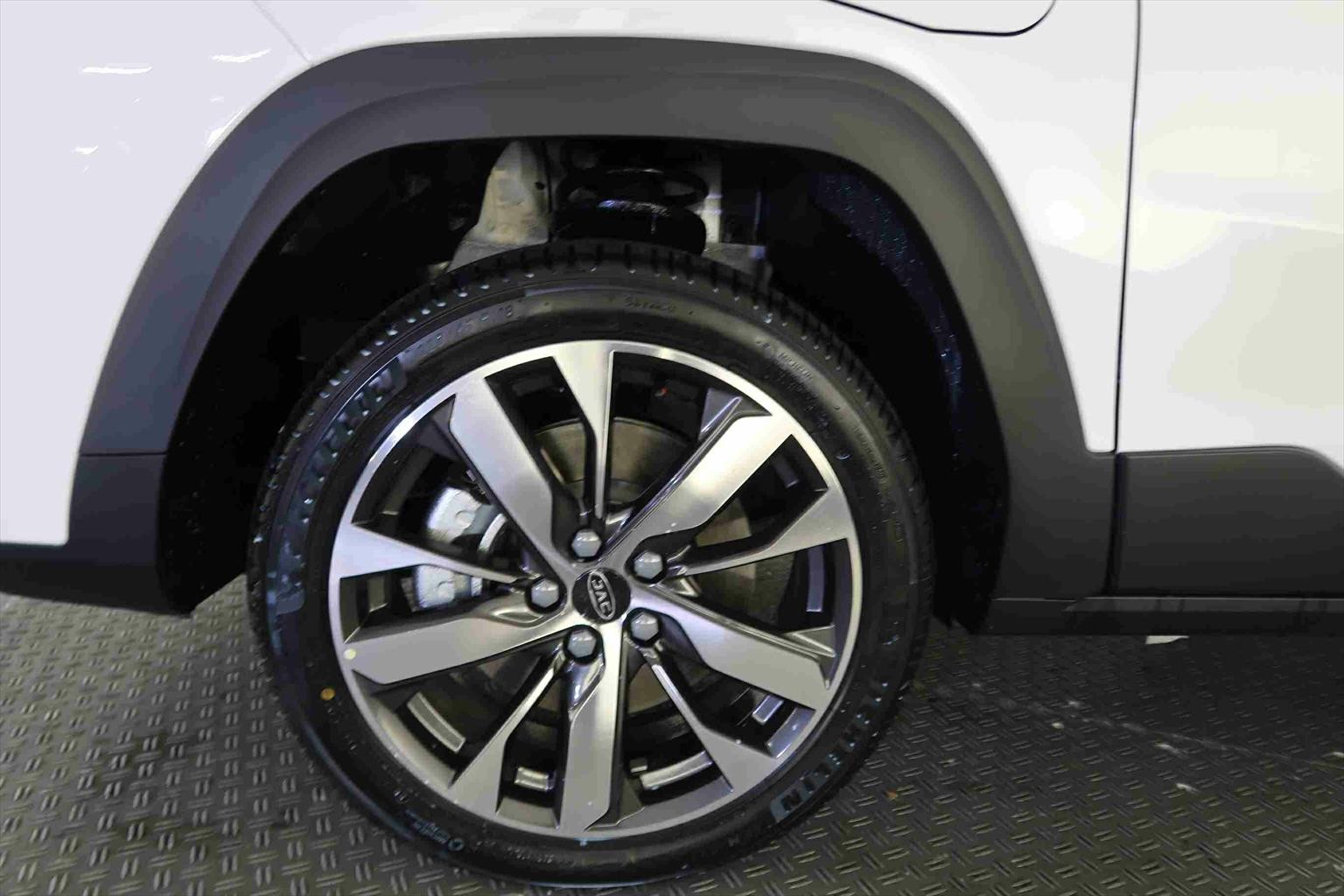 JAC e-JS4 EV Elektro Automat SUV-image-13