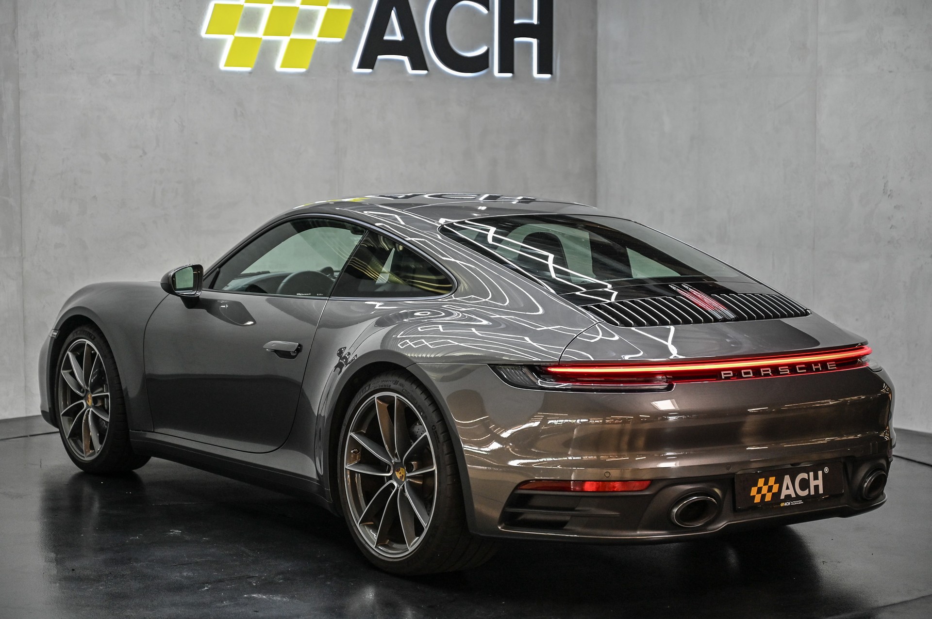 PORSCHE 911 Carrera 4 PDK-image-6