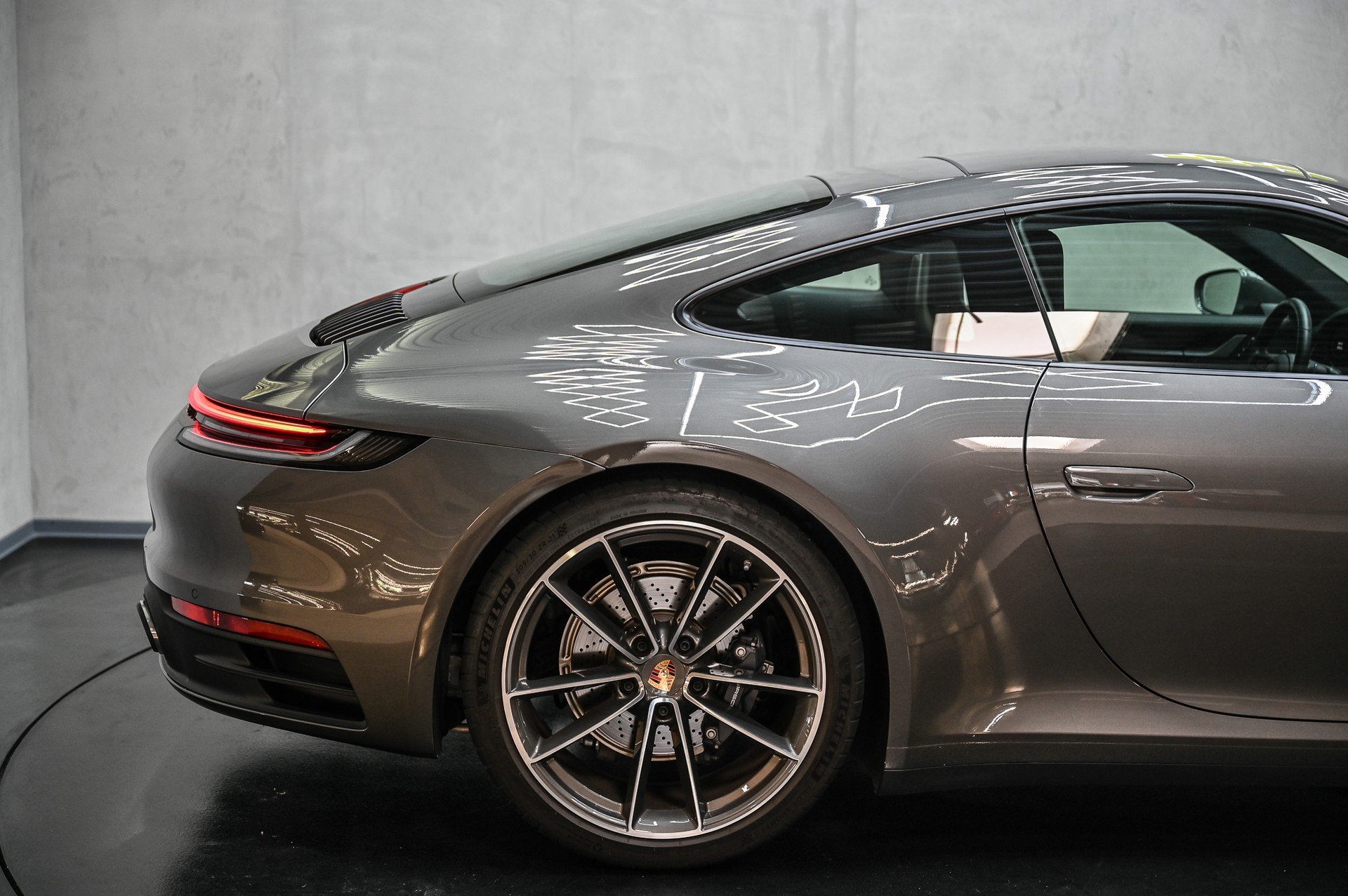 PORSCHE 911 Carrera 4 PDK-image-12