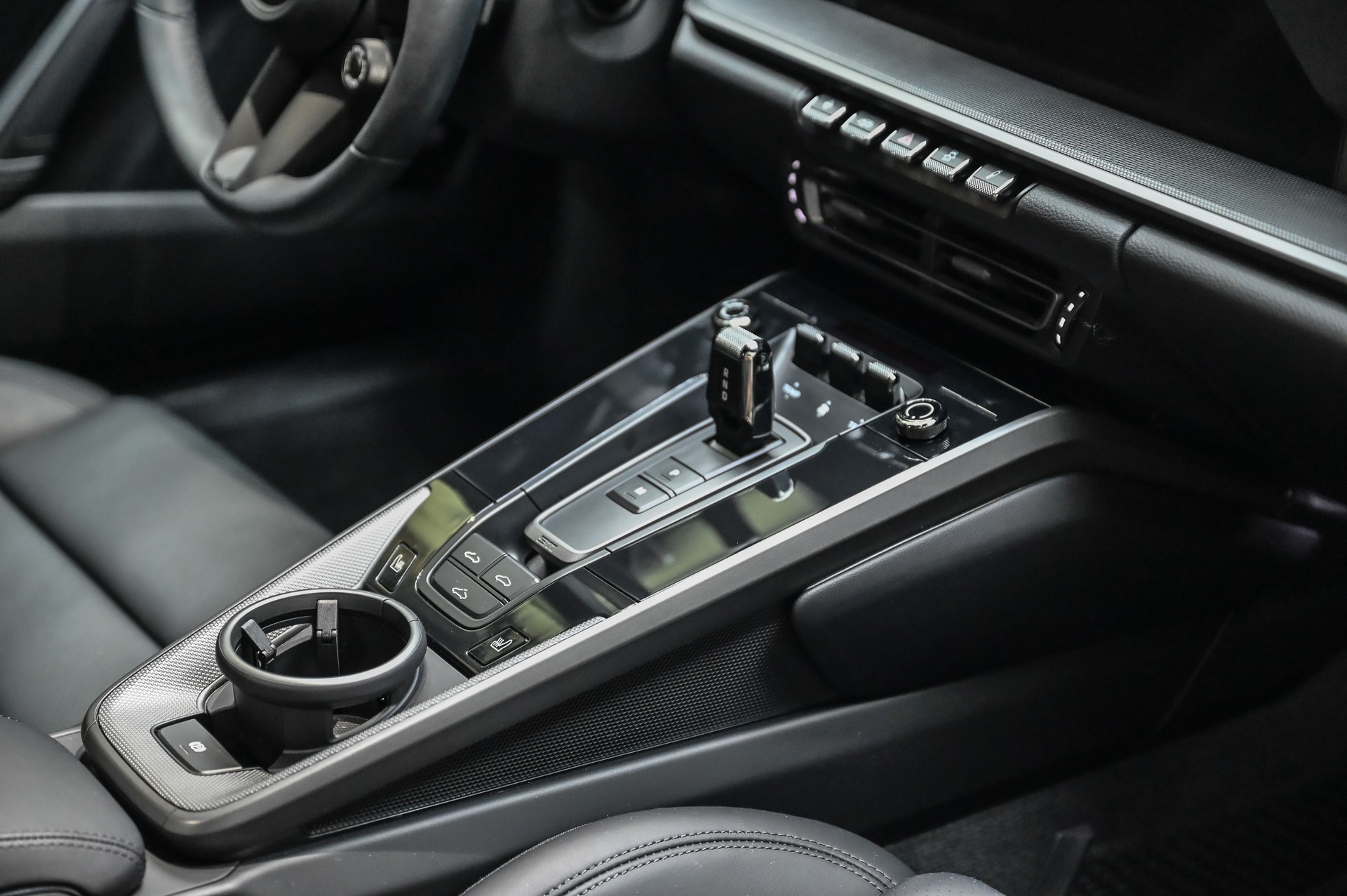 PORSCHE 911 Carrera 4 PDK-image-27
