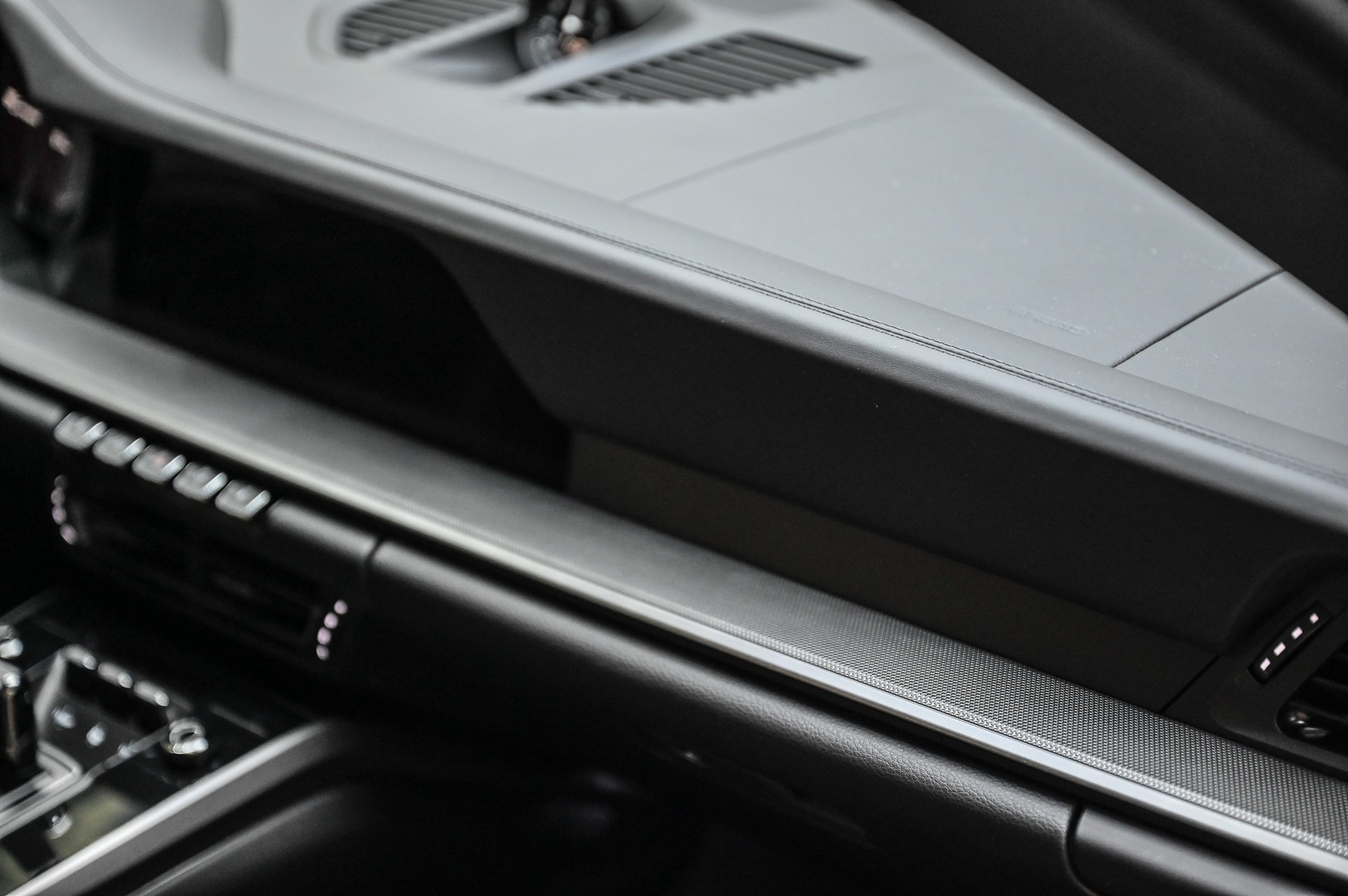 PORSCHE 911 Carrera 4 PDK-image-31