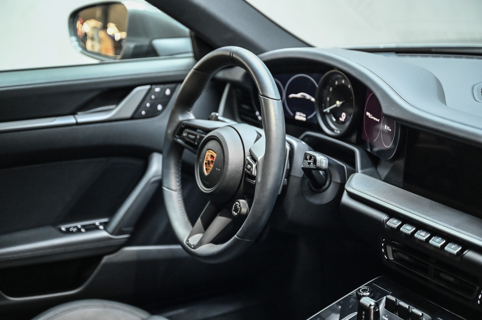 PORSCHE 911 Carrera 4 PDK-image-24