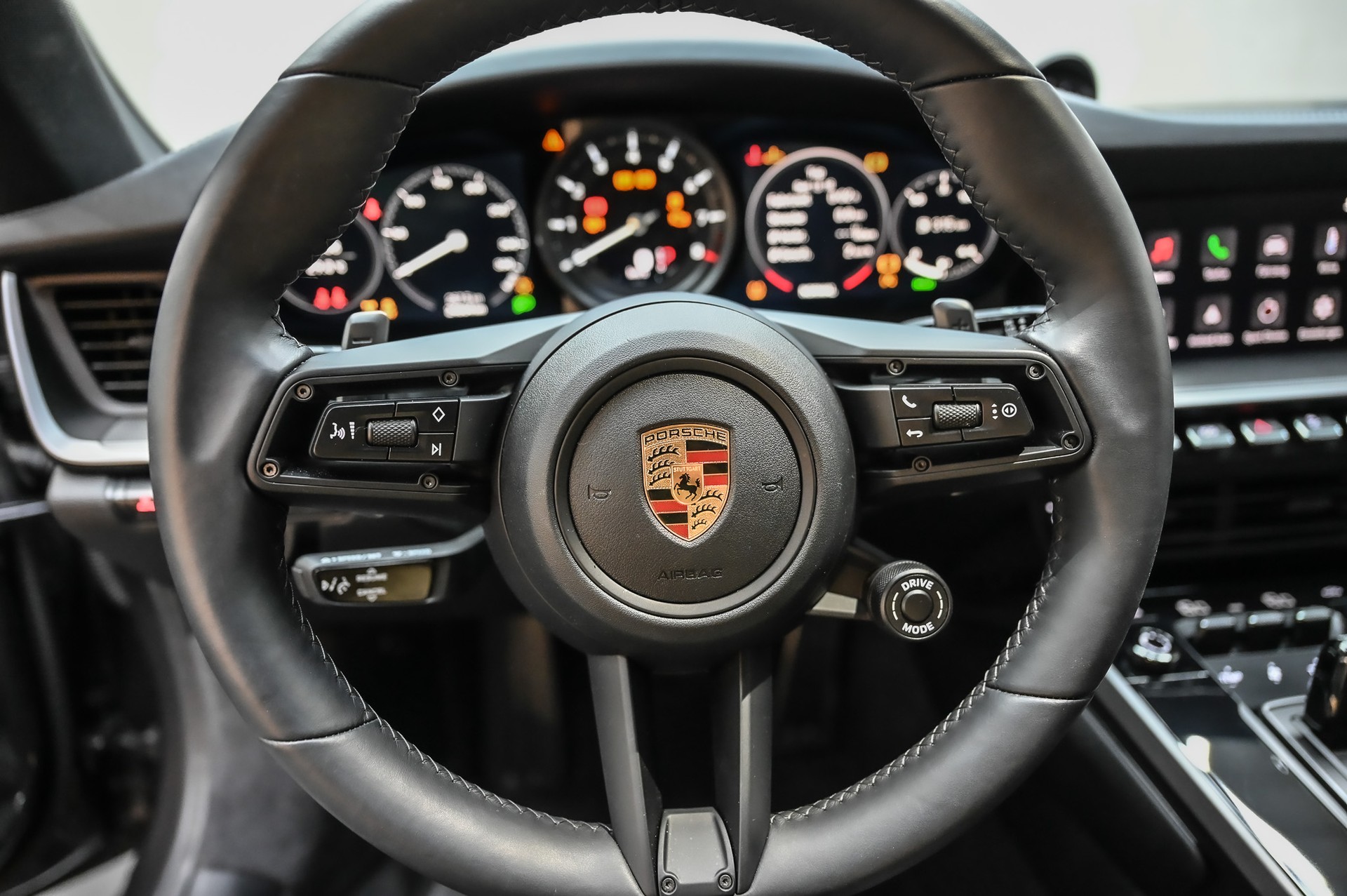 PORSCHE 911 Carrera 4 PDK-image-25