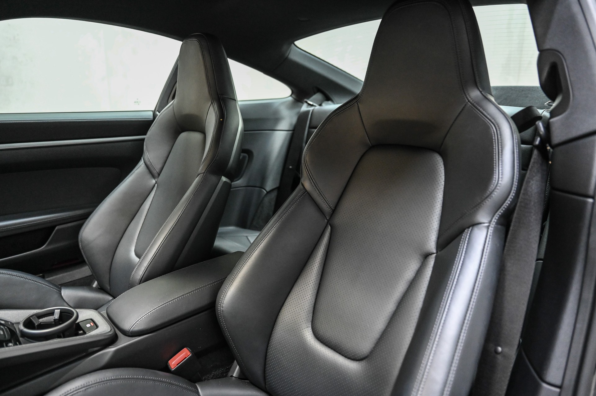 PORSCHE 911 Carrera 4 PDK-image-18