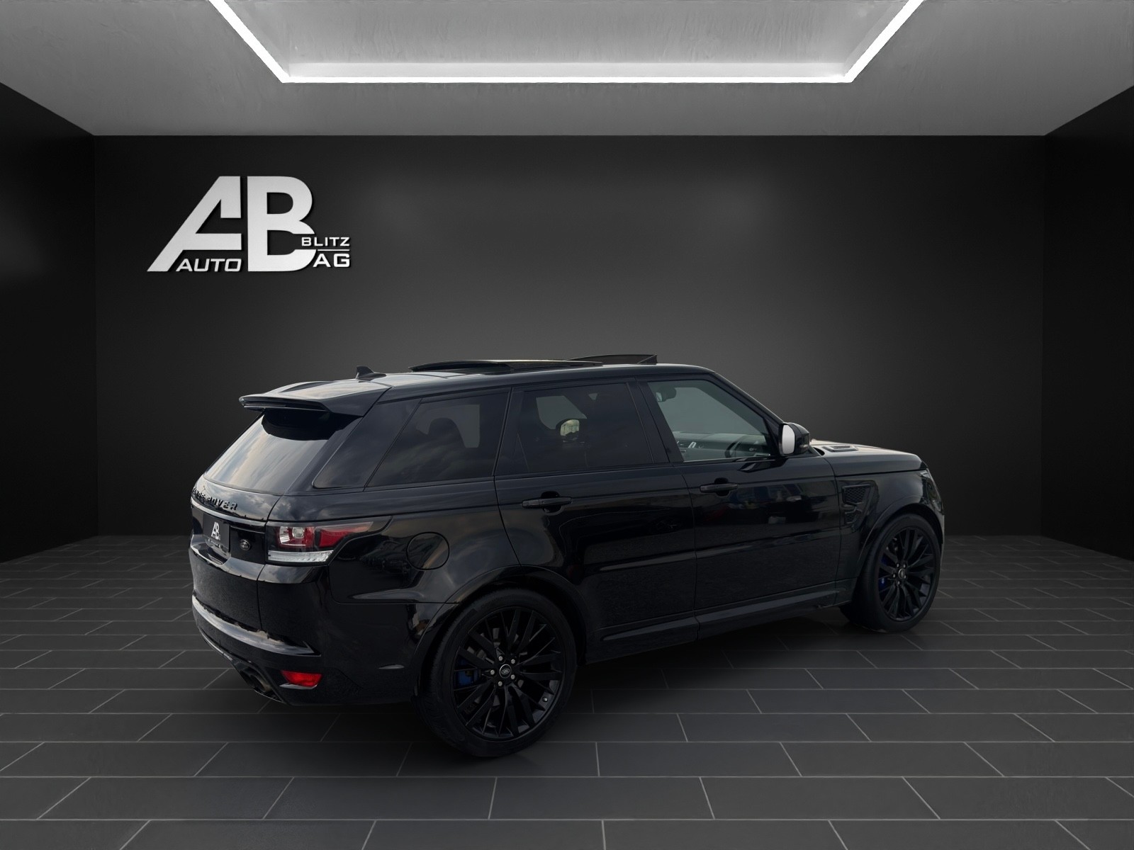 LAND ROVER Range Rover Sport 5.0 V8 SVR mit 550 PS-image-4