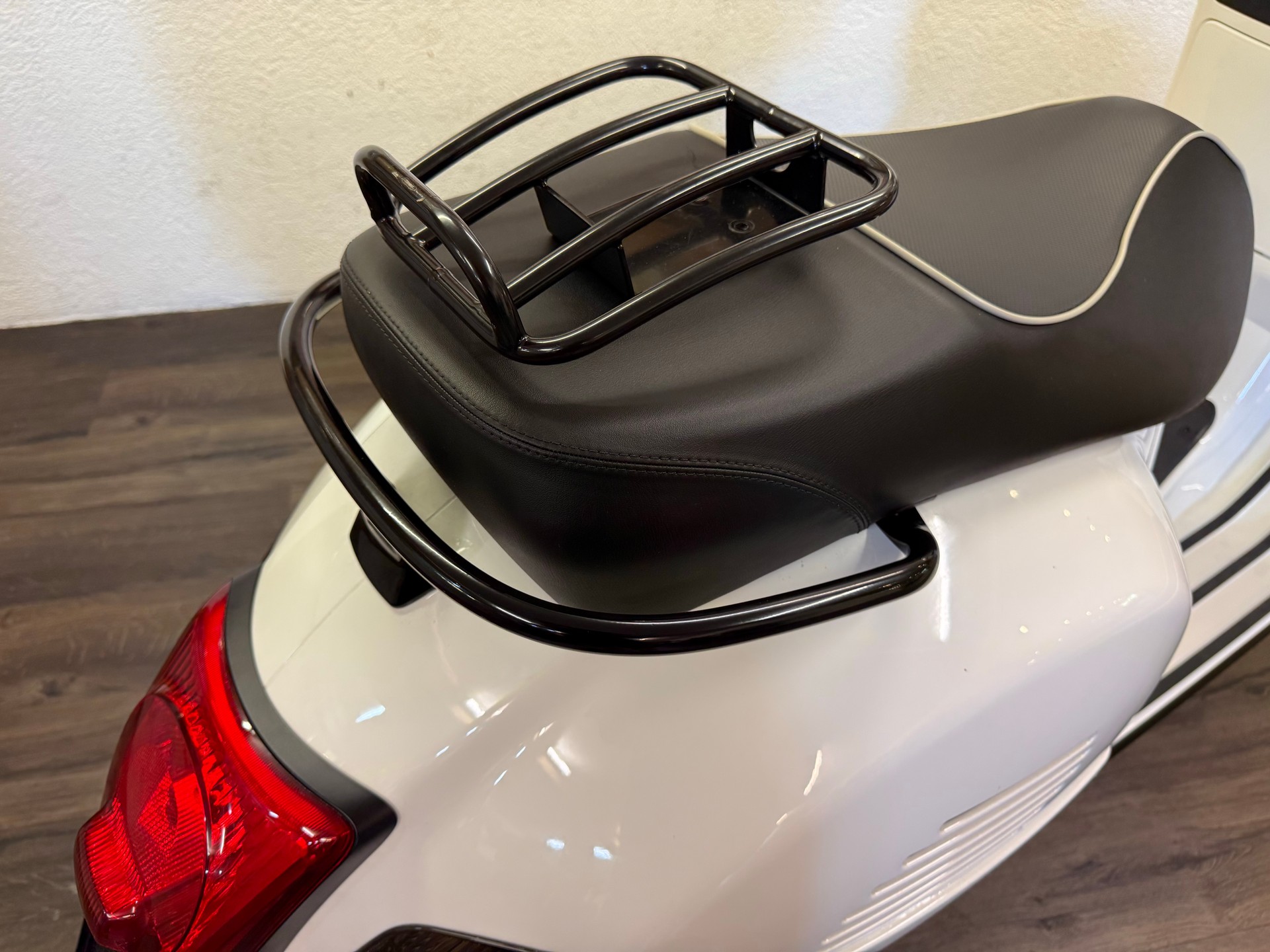 PIAGGIO Vespa GTS Super 300 i.e ABS-image-10
