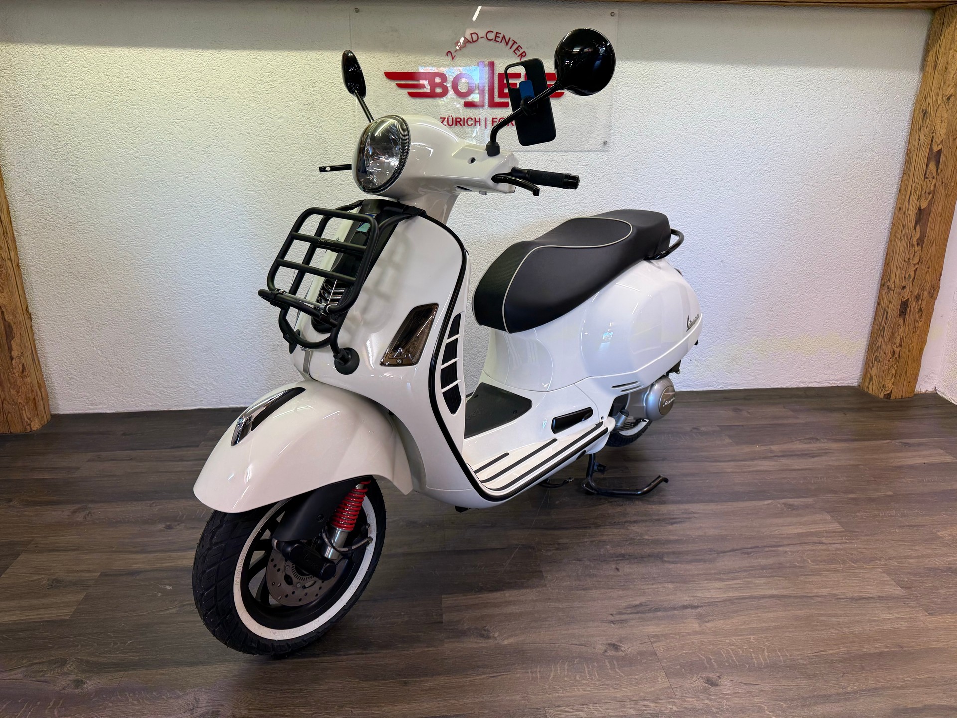 PIAGGIO Vespa GTS Super 300 i.e ABS-image-1