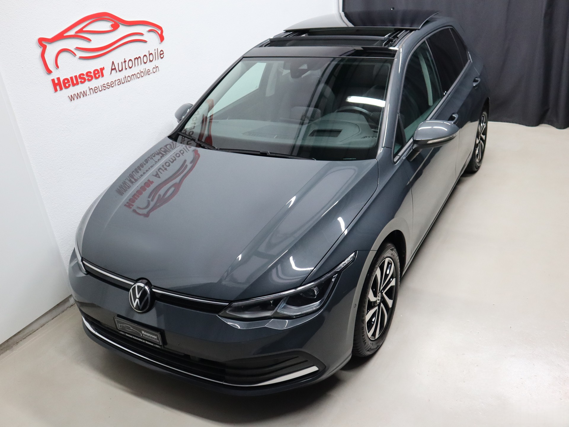 VW Golf 2.0 TDI Life DSG - Panorama - IQ Light - Navi - Head-Up - AHK - Kamera - 150 PS-showroom-element-2