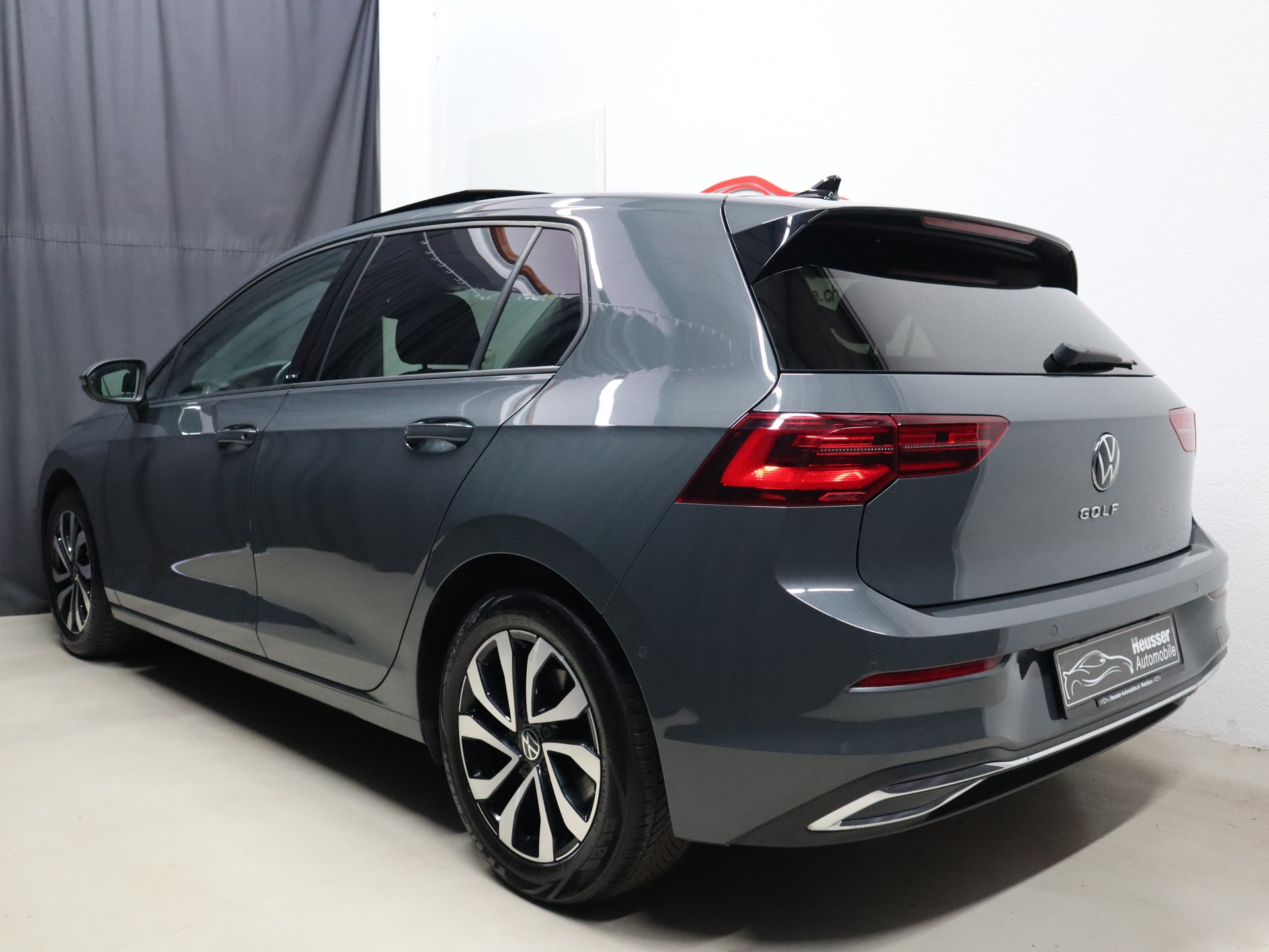 VW Golf 2.0 TDI Life DSG - Panorama - IQ Light - Navi - Head-Up - AHK - Kamera - 150 PS-showroom-element-3