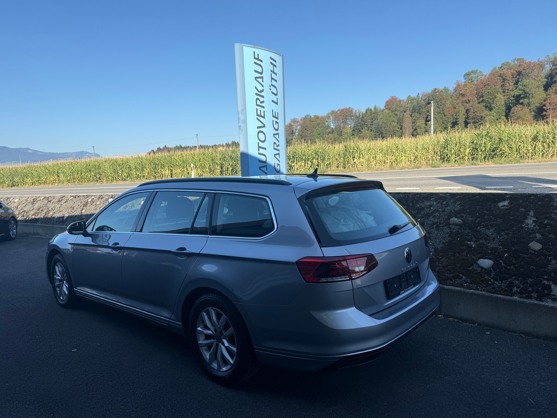 VW Passat 2.0 TDI BMT Business-showroom-element-1