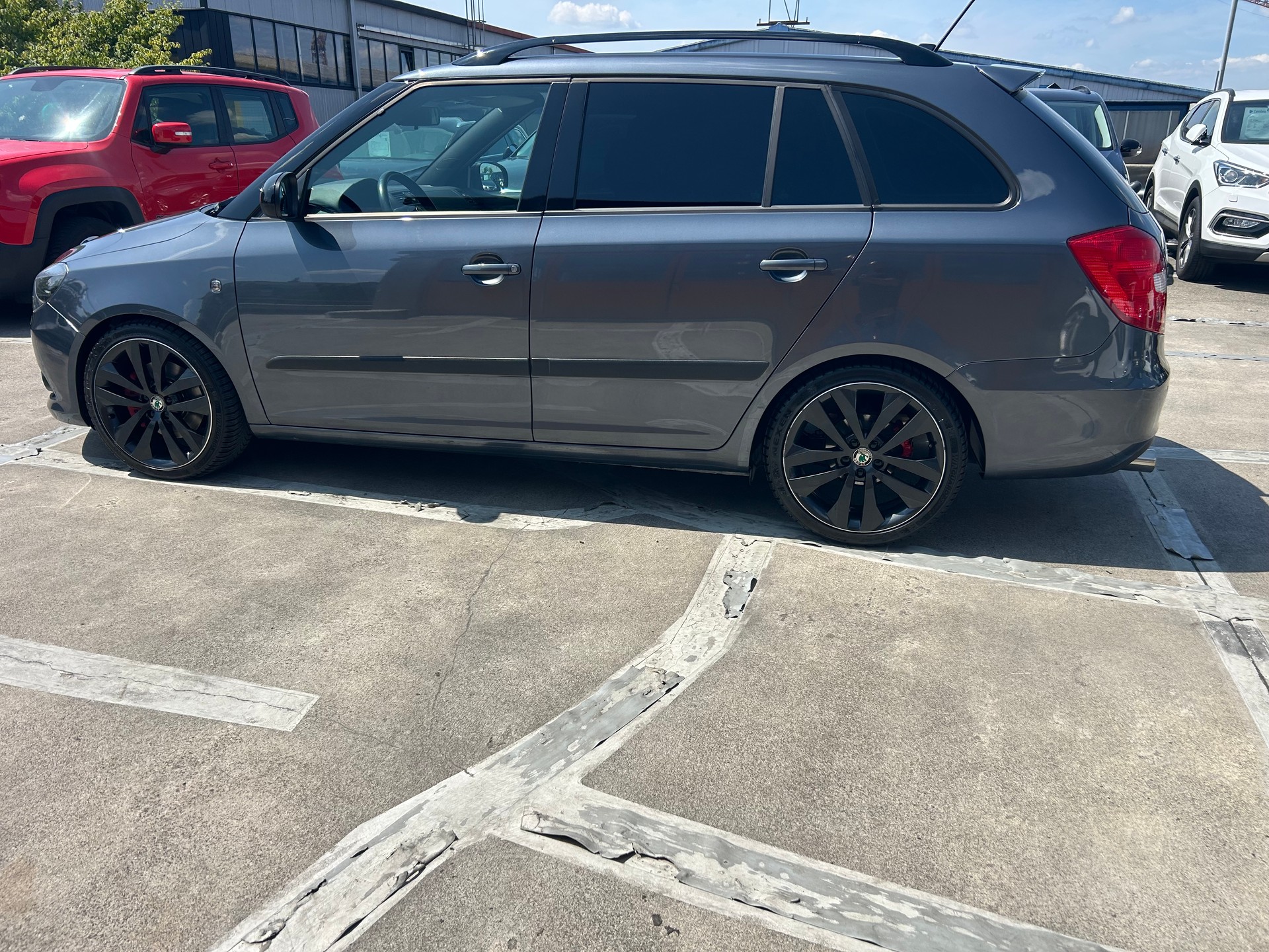 SKODA Fabia 1.4 TSI RS DSG-showroom-element-1