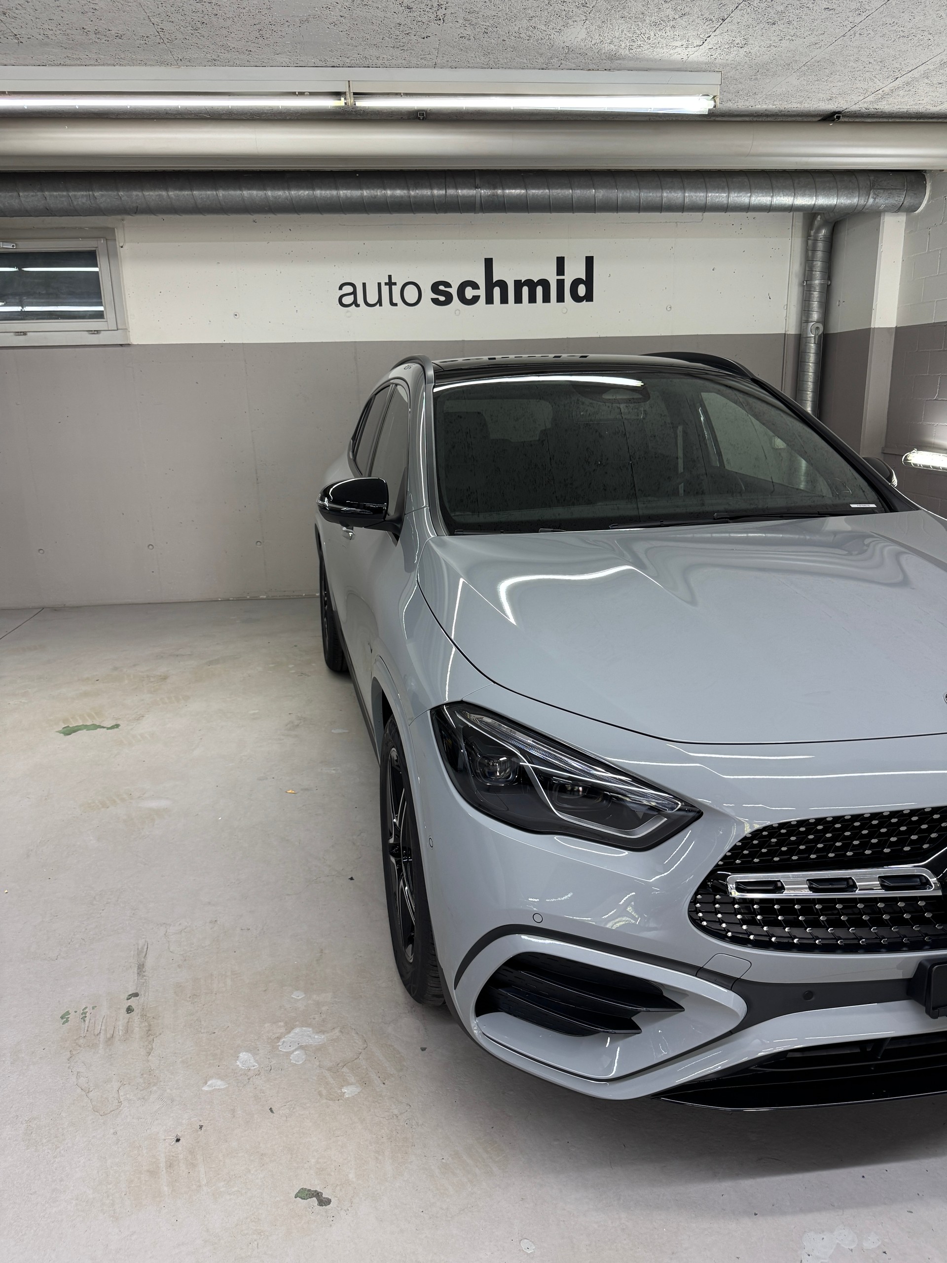 MERCEDES-BENZ GLA 250 4MATIC Swiss Star-showroom-element-1