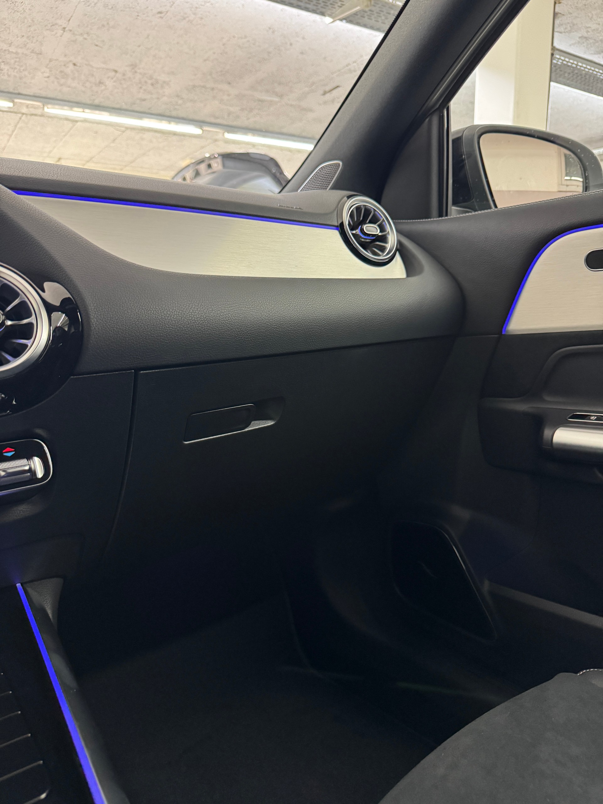 MERCEDES-BENZ GLA 250 4MATIC Swiss Star-image-10