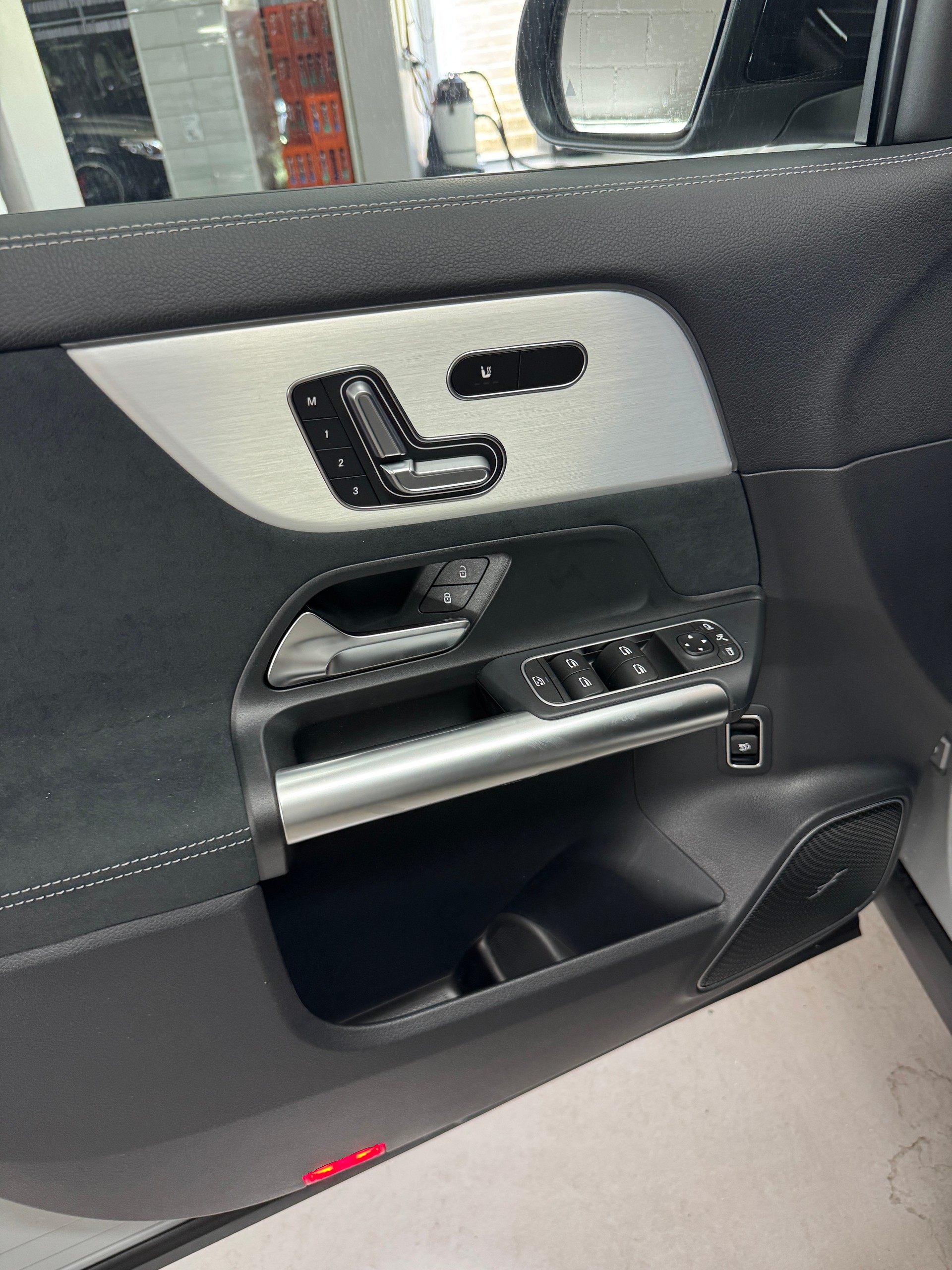 MERCEDES-BENZ GLA 250 4MATIC Swiss Star-image-7