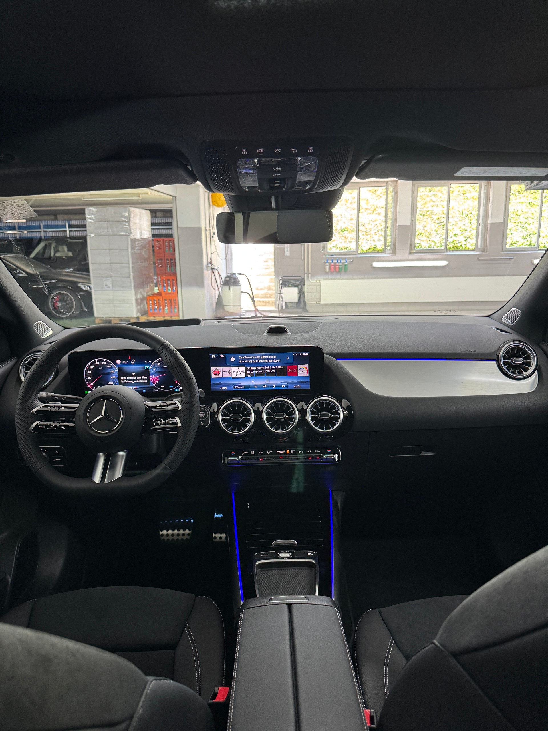 MERCEDES-BENZ GLA 250 4MATIC Swiss Star-image-16