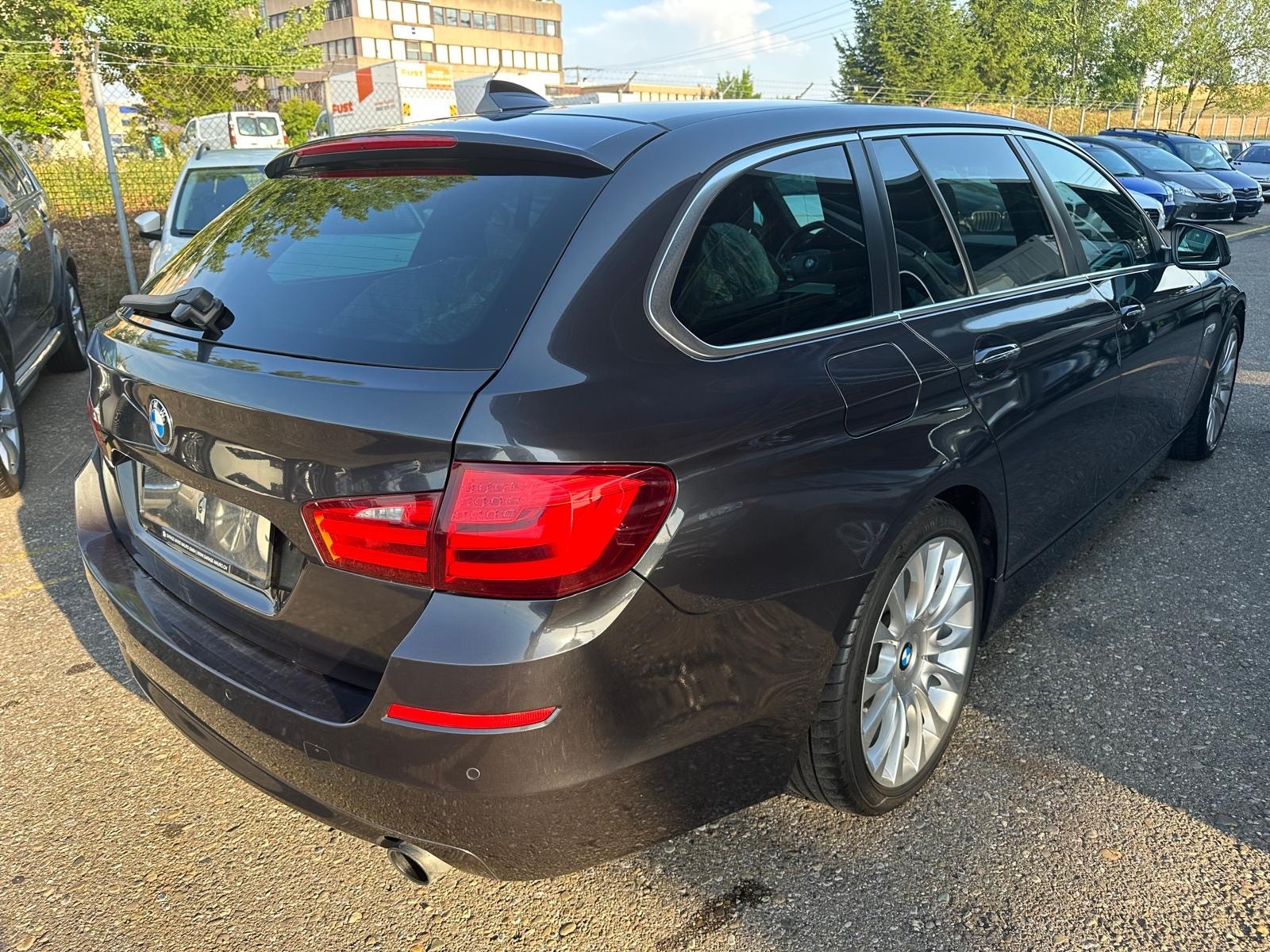 BMW 535i xDrive Touring Steptronic-image-3