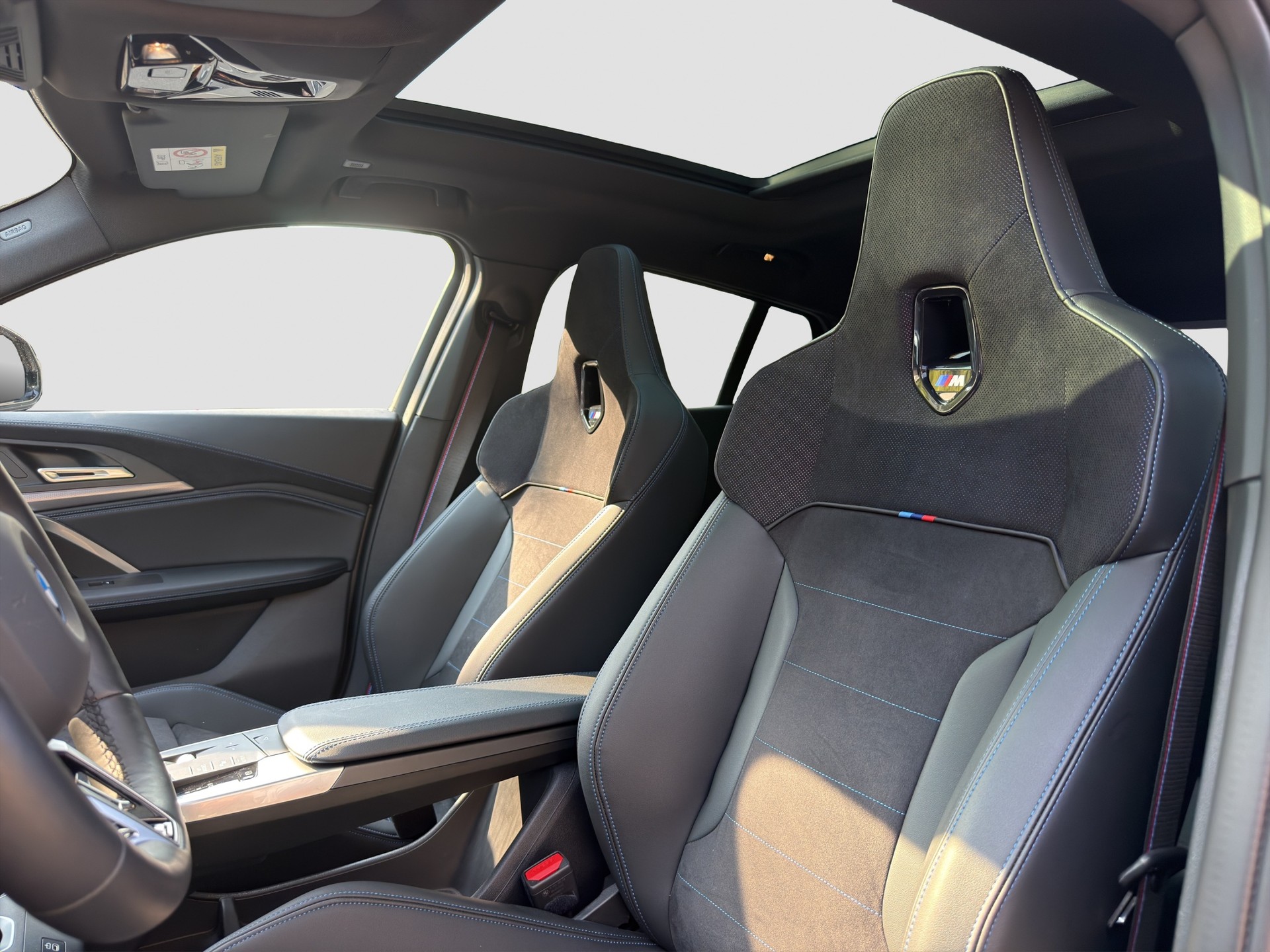 BMW iX2 xDrive 30 M Sport Pro-image-8