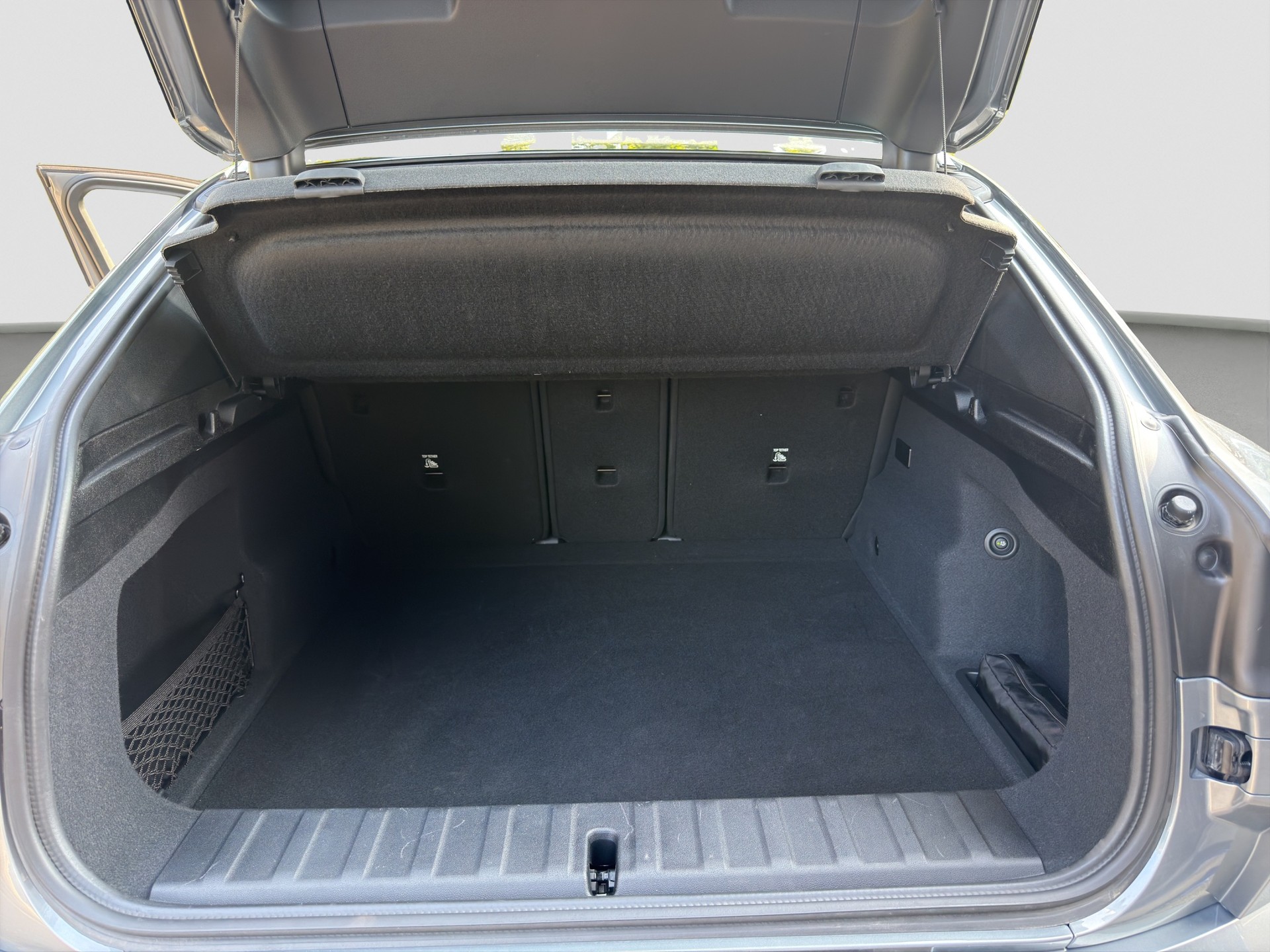 BMW iX2 xDrive 30 M Sport Pro-image-14