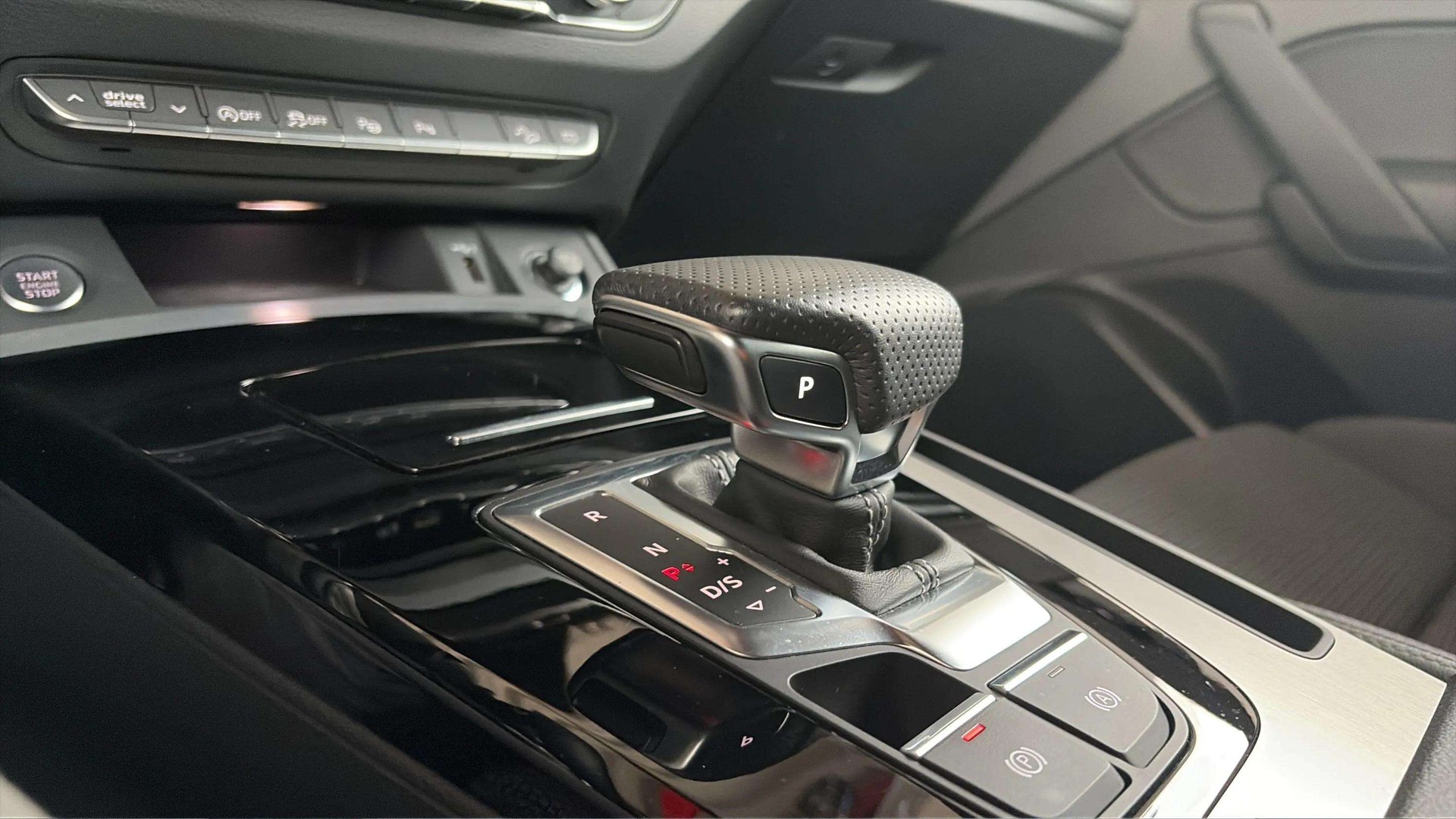 AUDI Q5 40 TDI S line quattro S-tronic mit Panoramadach & 5J Werksgarantie oder bis 100000km-image-26