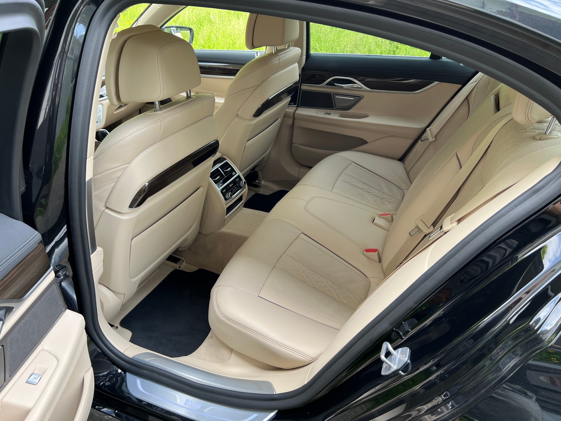 BMW 730d xDrive Steptronic-image-13