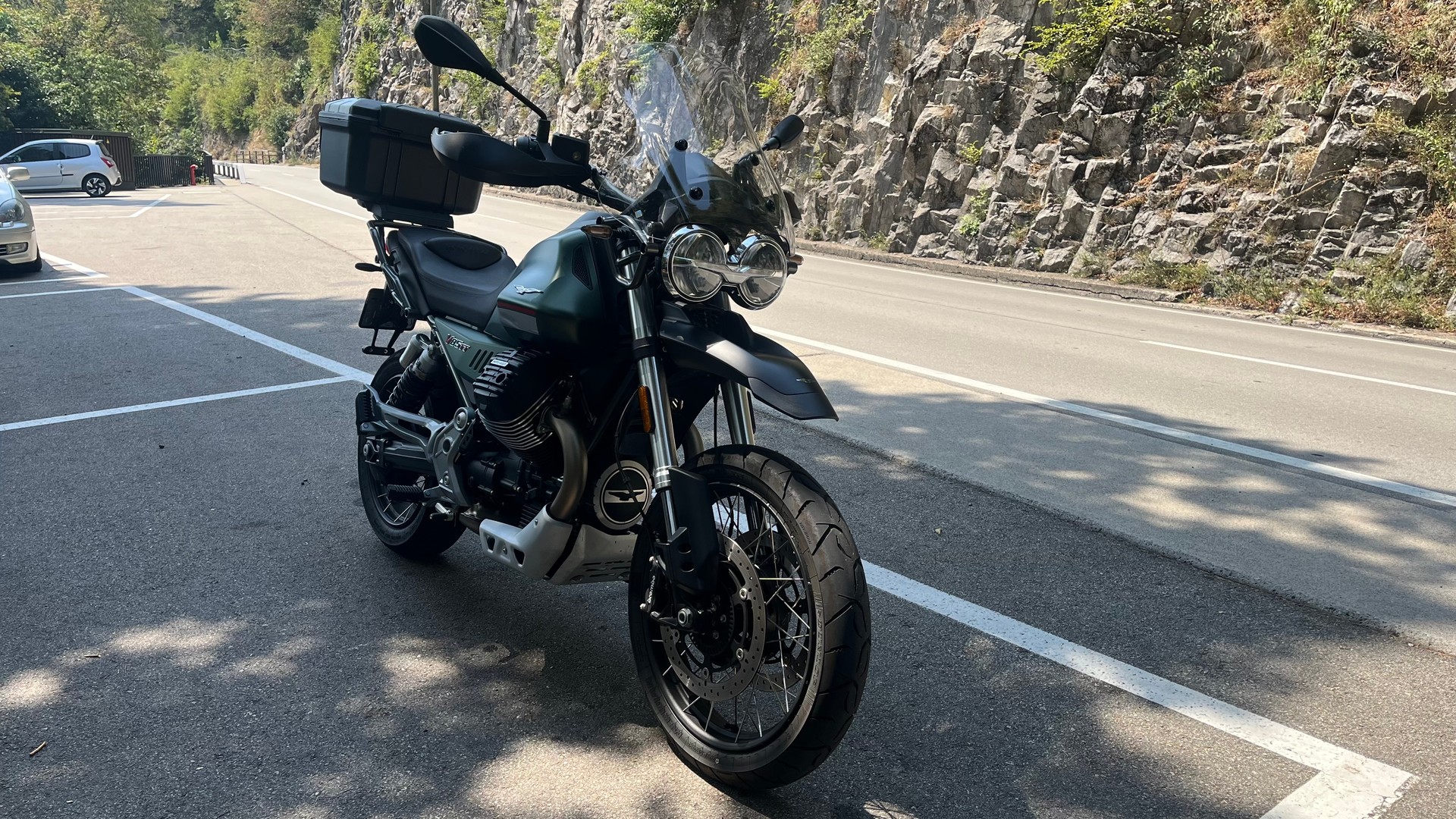 MOTO GUZZI V85 TT-image-0