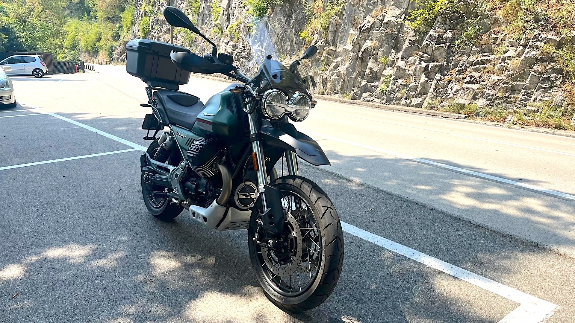 MOTO GUZZI V85 TT-image-0