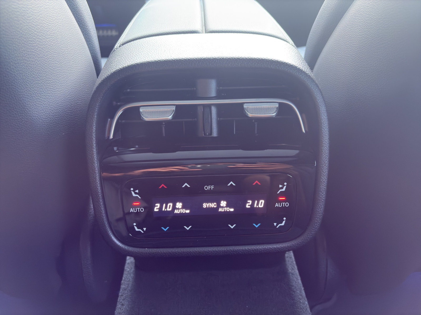 MERCEDES-BENZ E 220 d T 4Matic 9G-Tronic-image-17