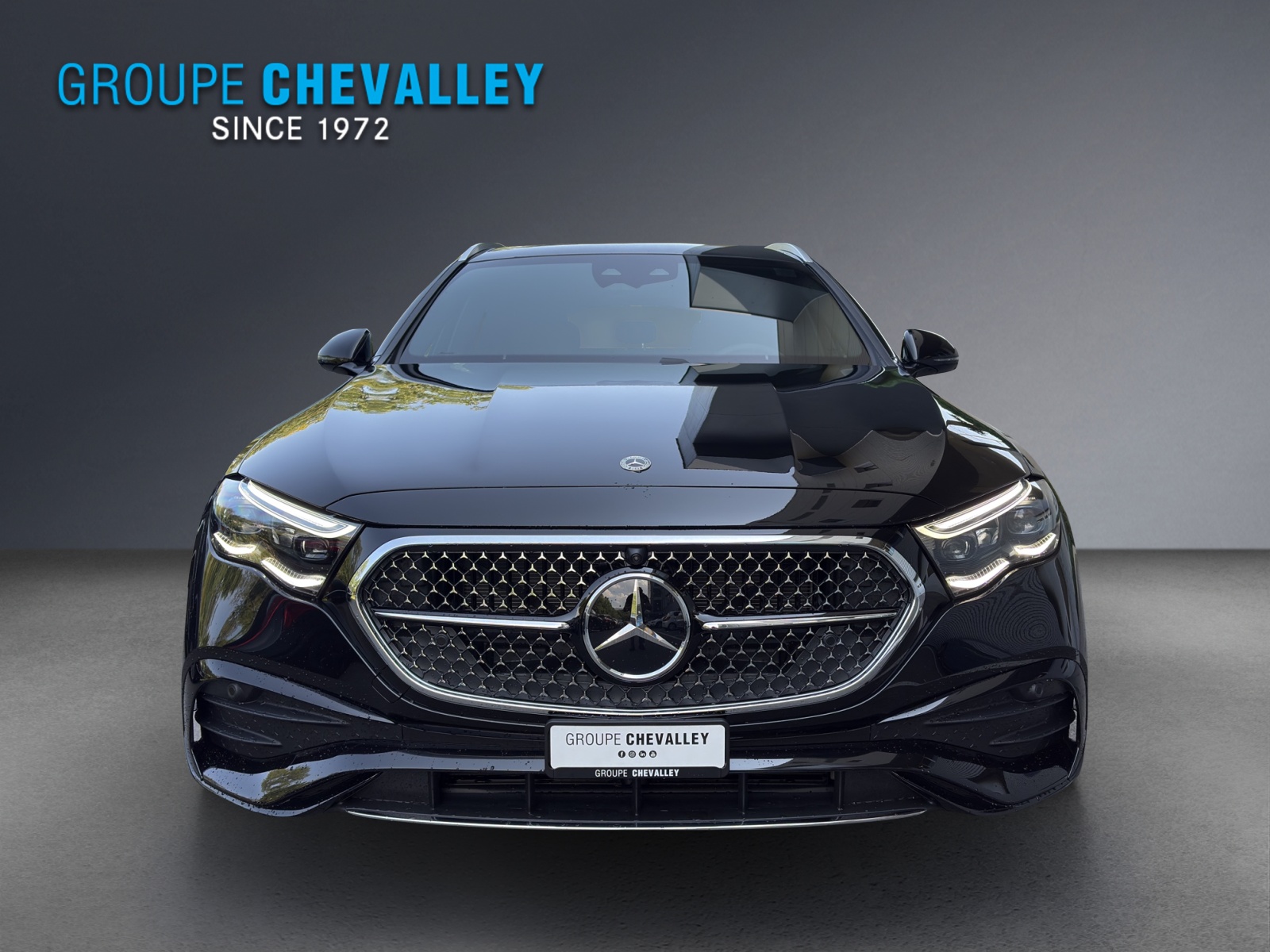 MERCEDES-BENZ E 220 d T 4Matic 9G-Tronic-showroom-element-1