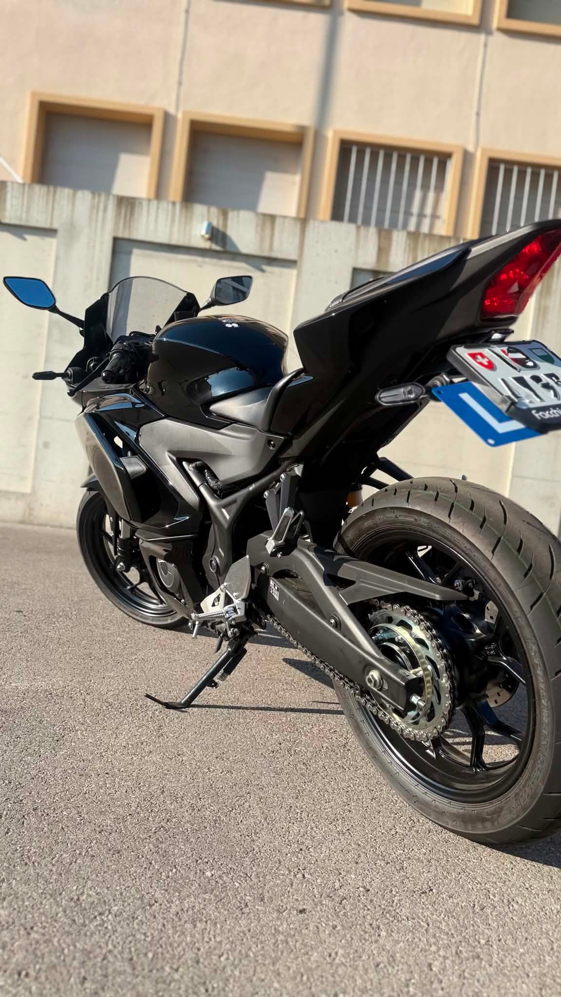 YAMAHA YZF-R3-image-2