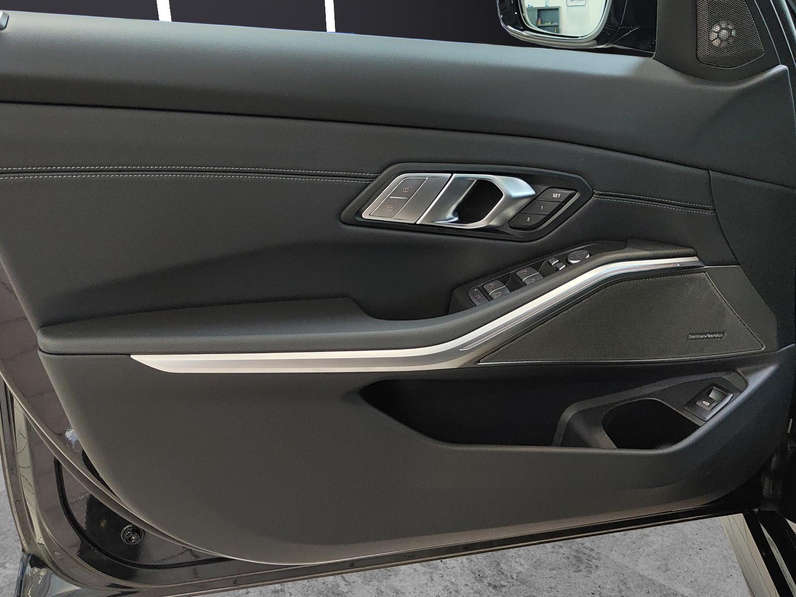 BMW M340i xDrive Touring-image-14