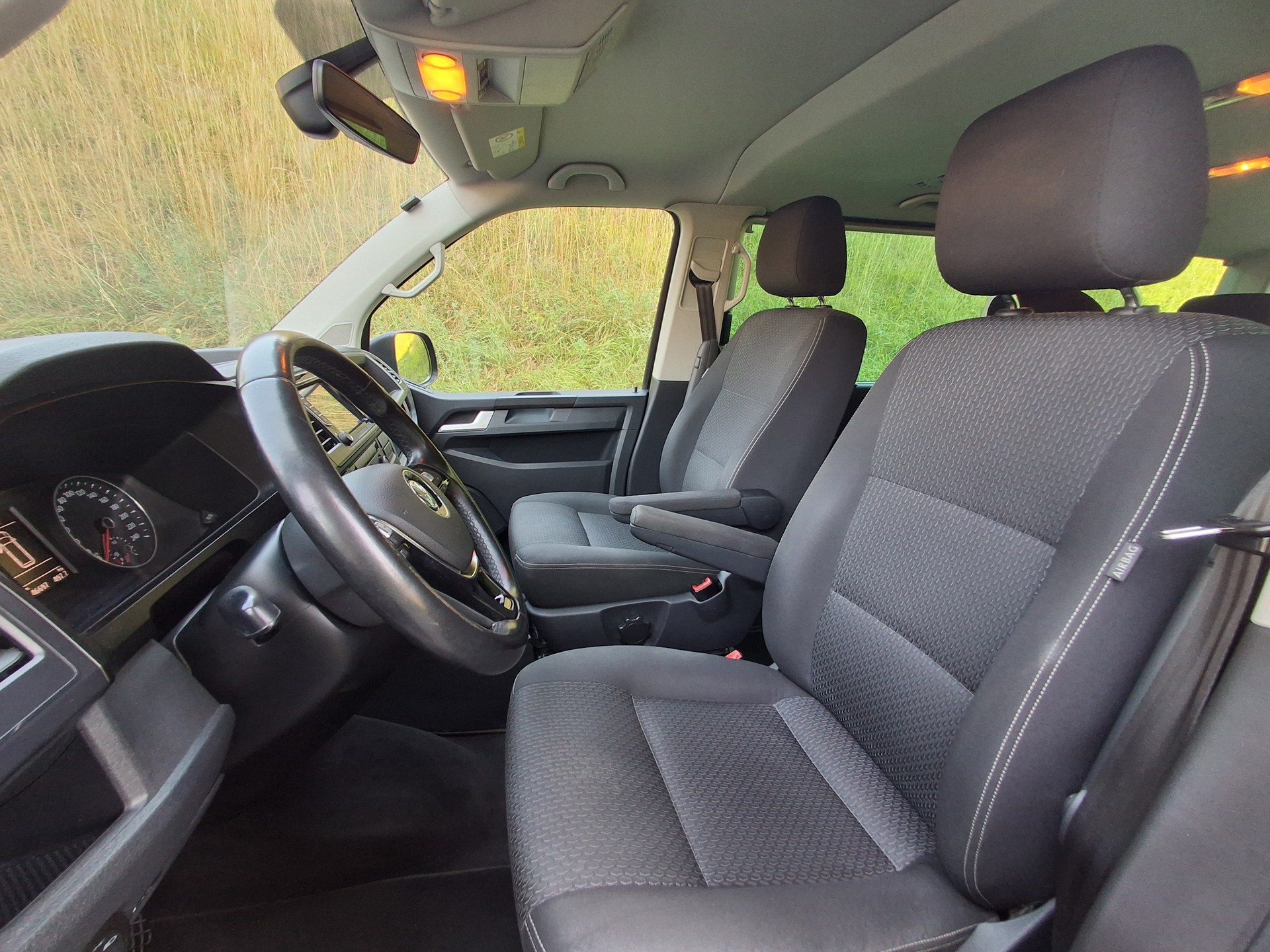 VW T6 Multivan 2.0 TDI Comfortline DSG-image-9
