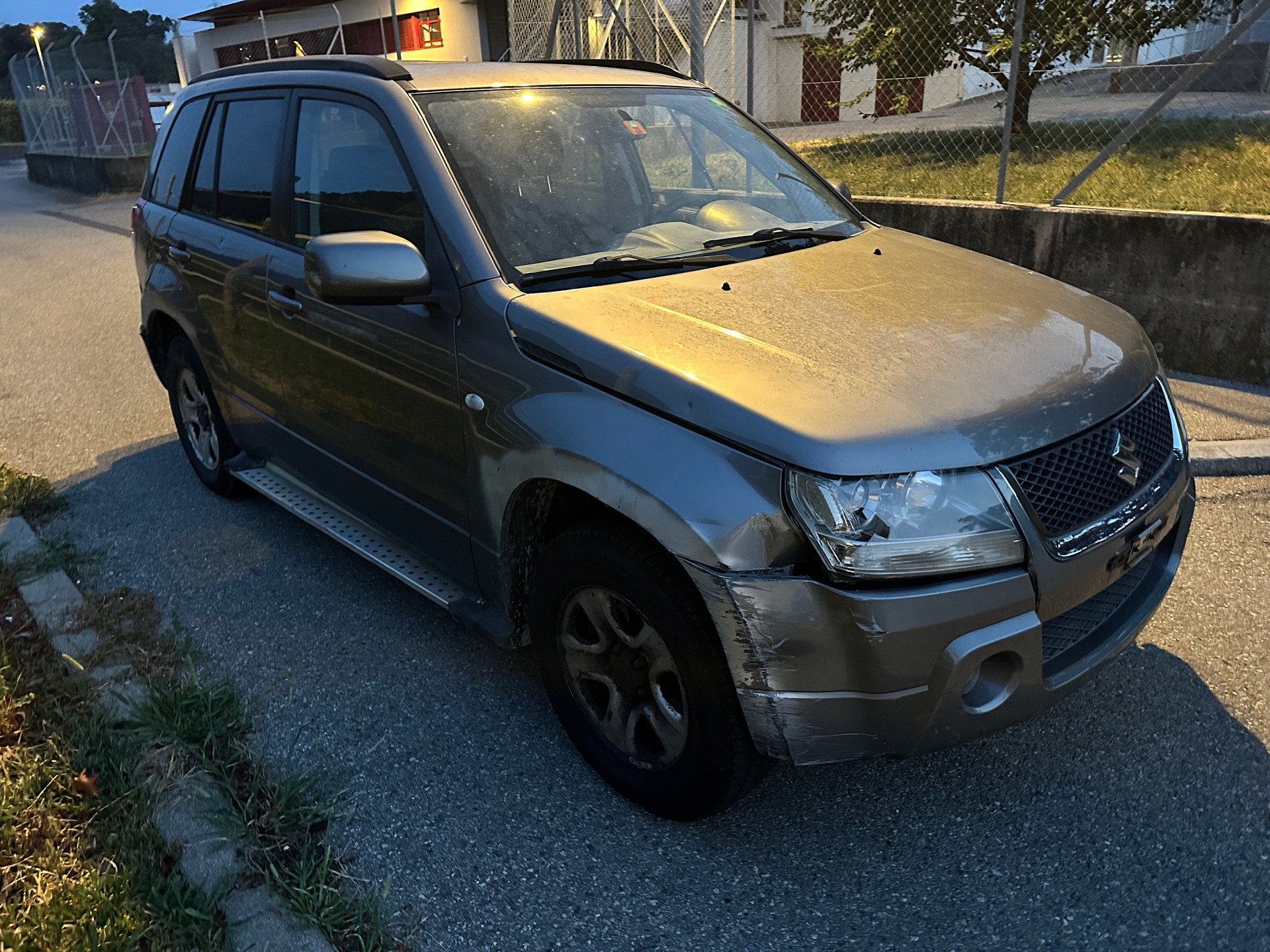 SUZUKI Grand Vitara 2.0 16V Top-image-1