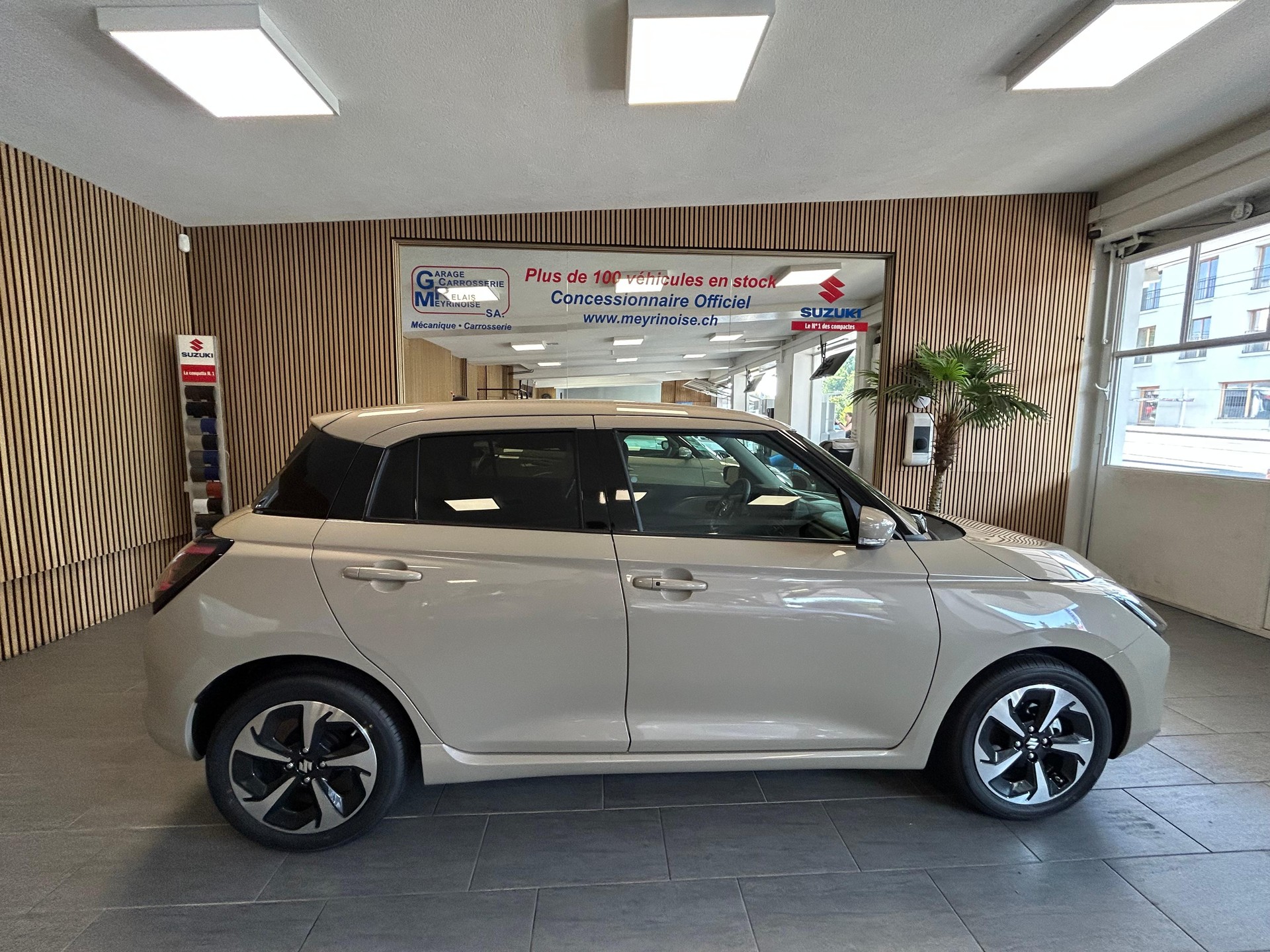 SUZUKI Swift 1.2 Compact Top Hybrid