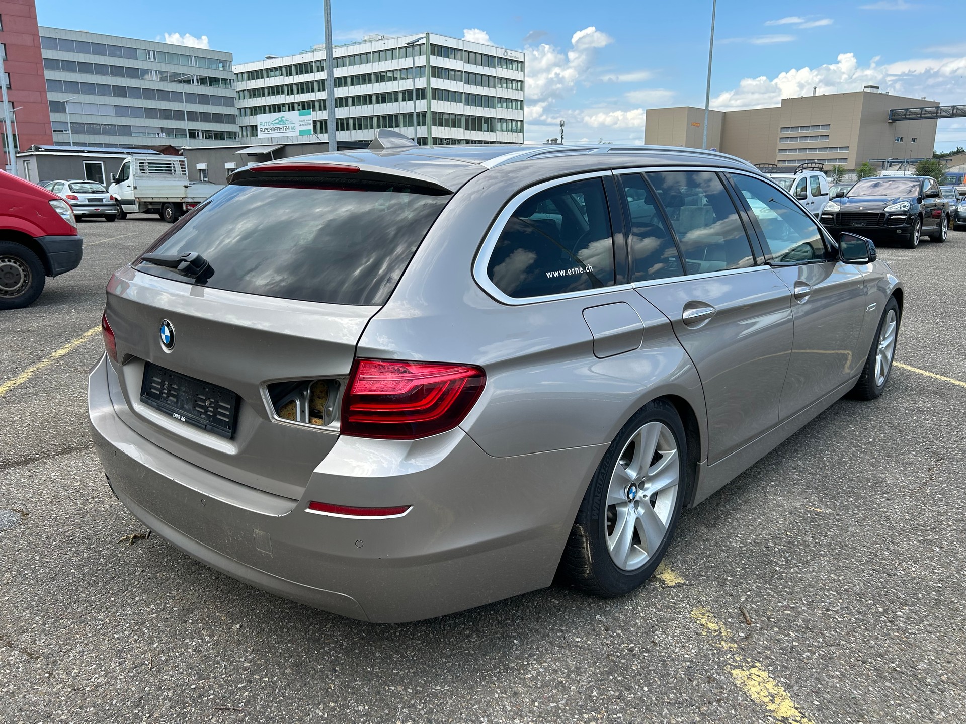 BMW 520d Touring Luxury Line Steptronic-image-5