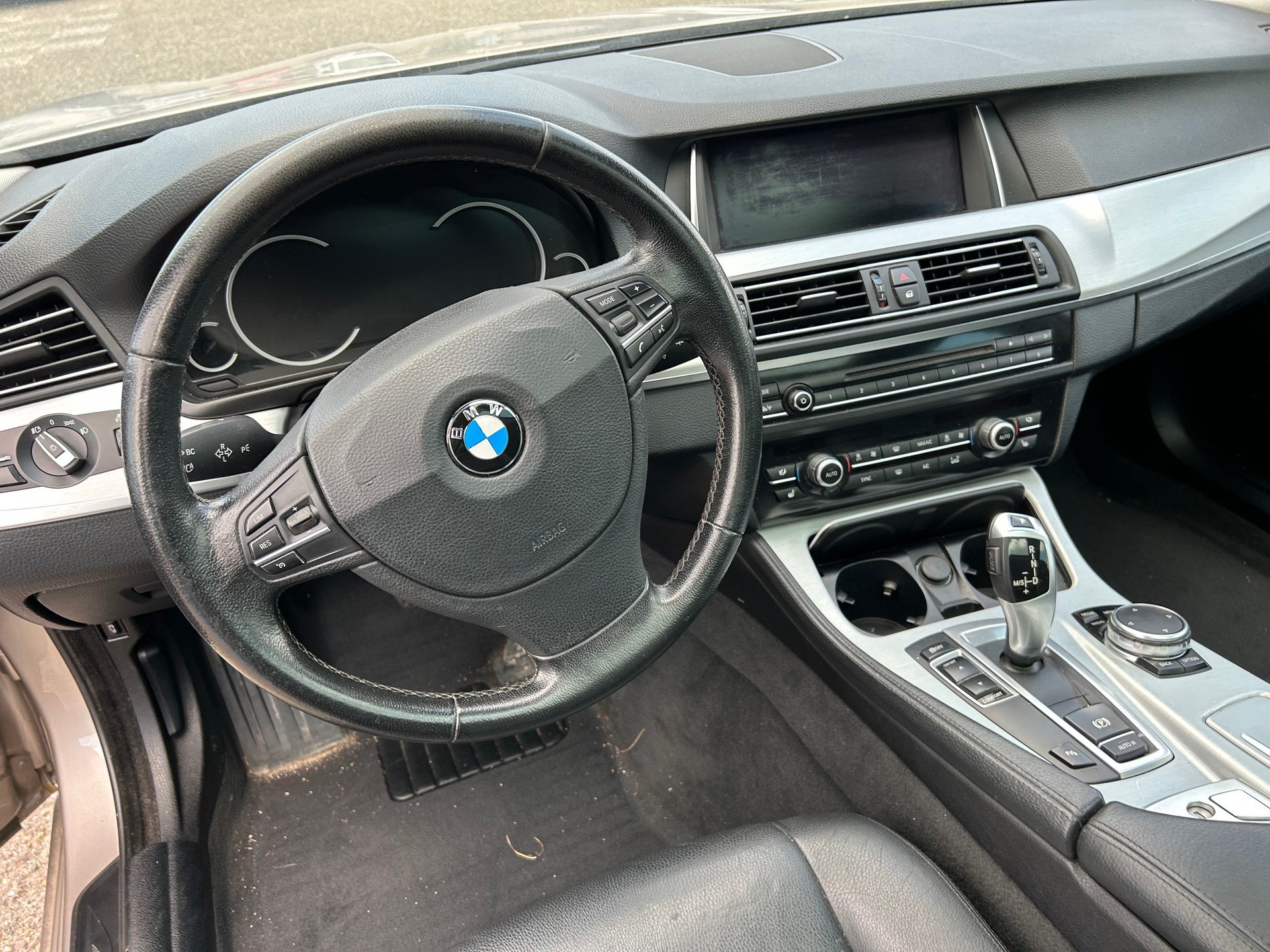 BMW 520d Touring Luxury Line Steptronic-image-8