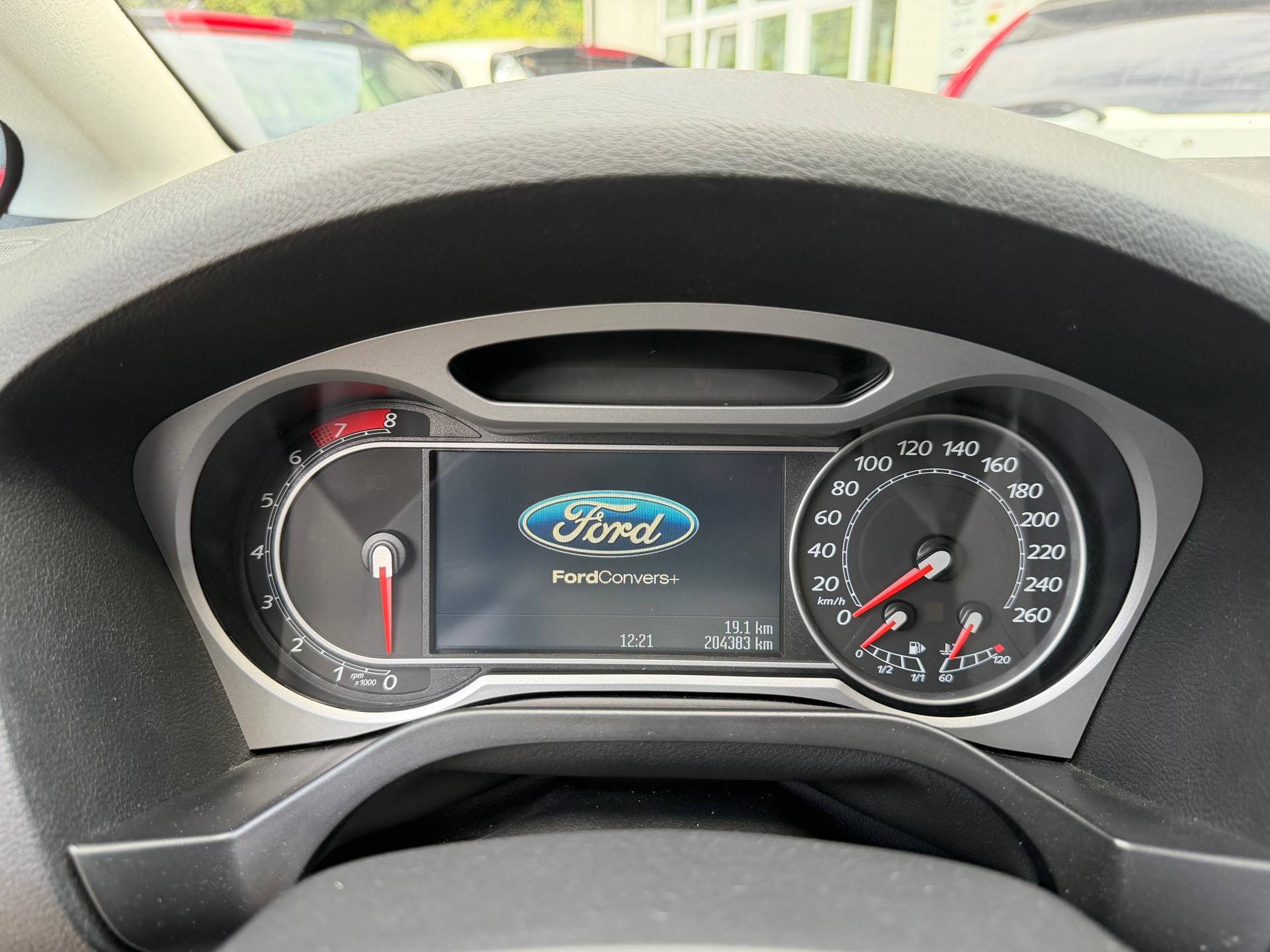 FORD S-Max 2.0i Titanium mit Garantie abschliessbar-showroom-element-2